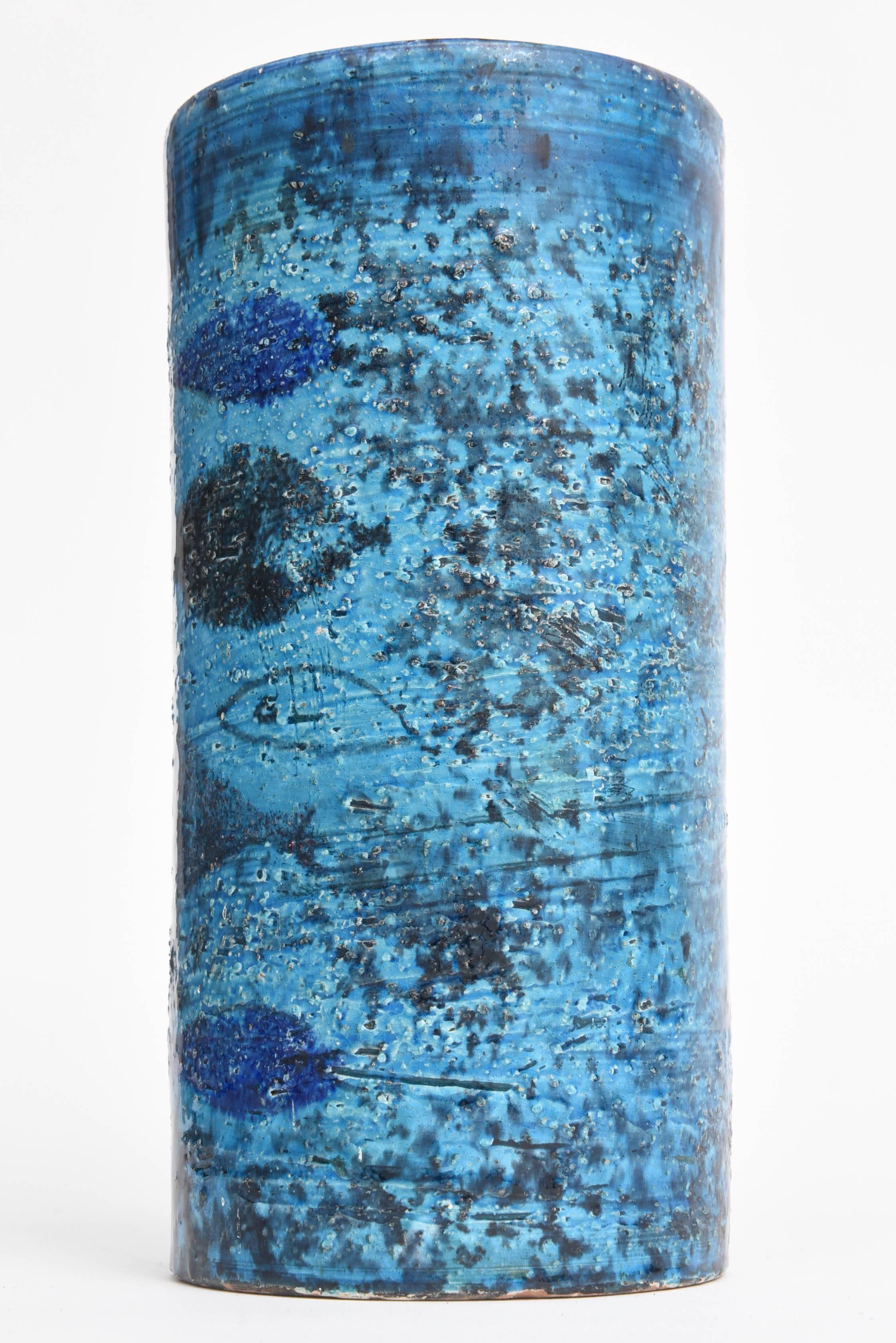 Rare Bitossi Rimini Blue Glazed Fish Vase by Aldo Londi, Italy 1960s In Excellent Condition In Kensington, MD
