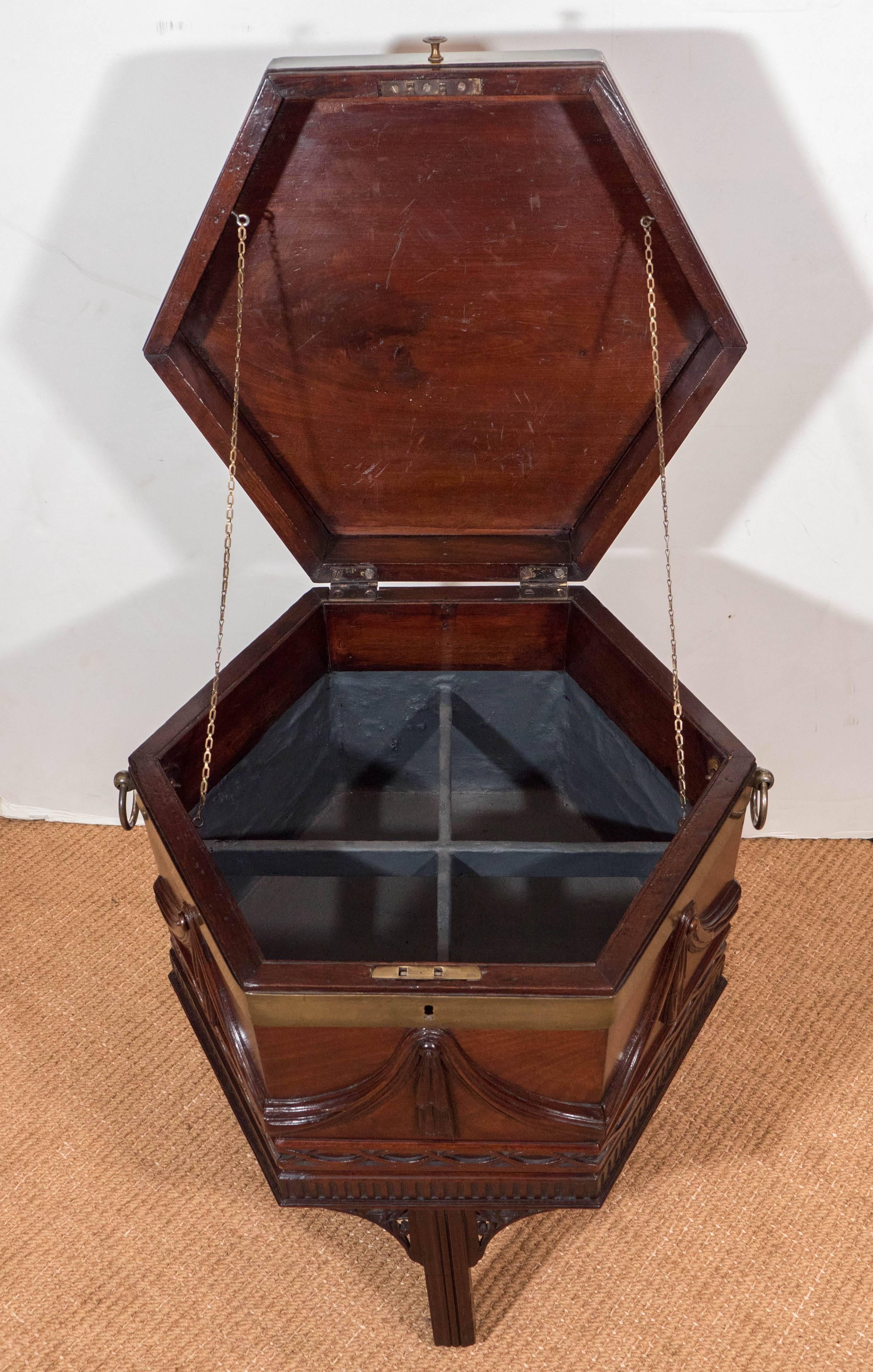 A Beautifully Carved George III Brass Bound Mahogany Hexagonal Wine Cooler In Excellent Condition For Sale In Long Island City, NY