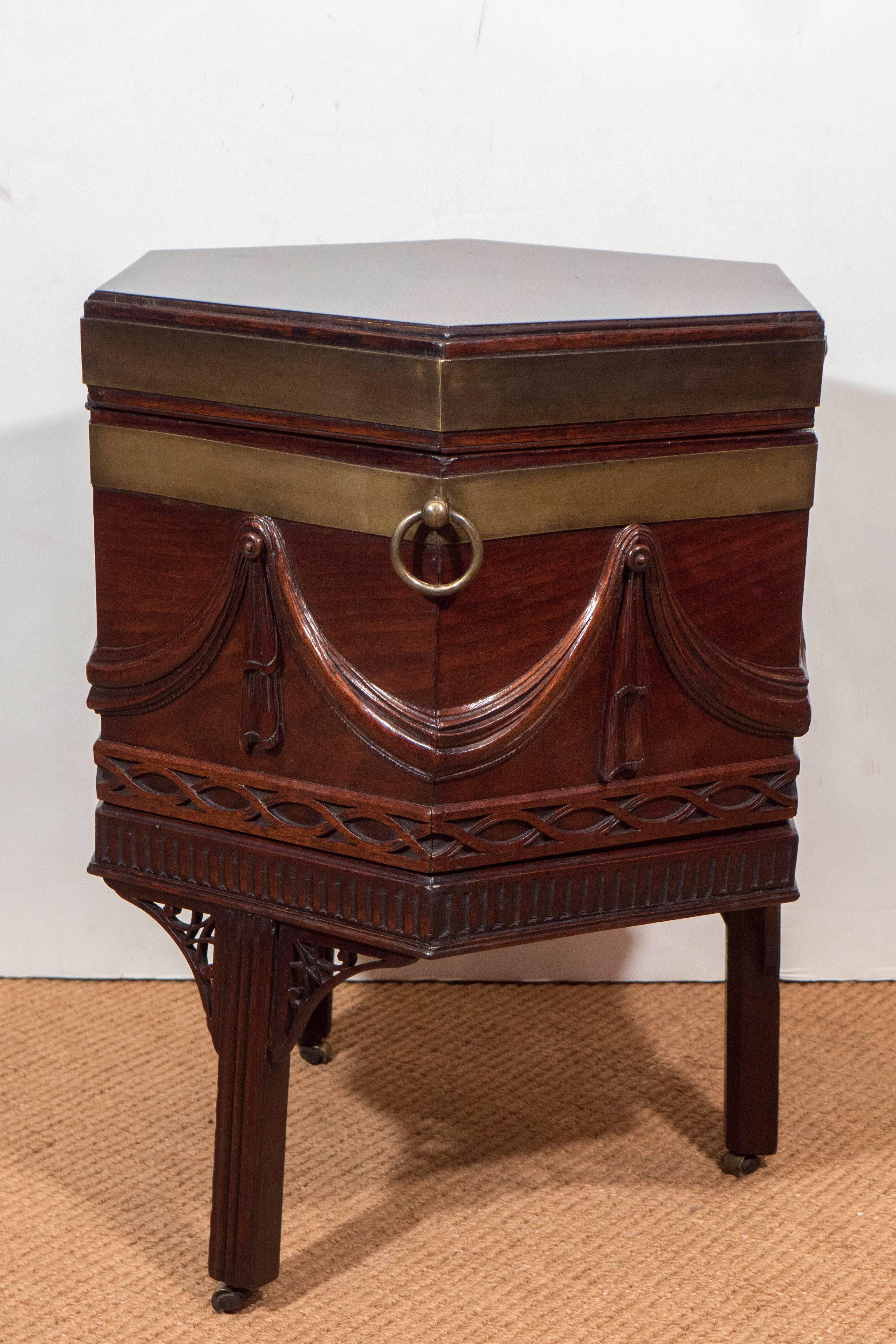 A Beautifully Carved George III Brass Bound Mahogany Hexagonal Wine Cooler For Sale 1