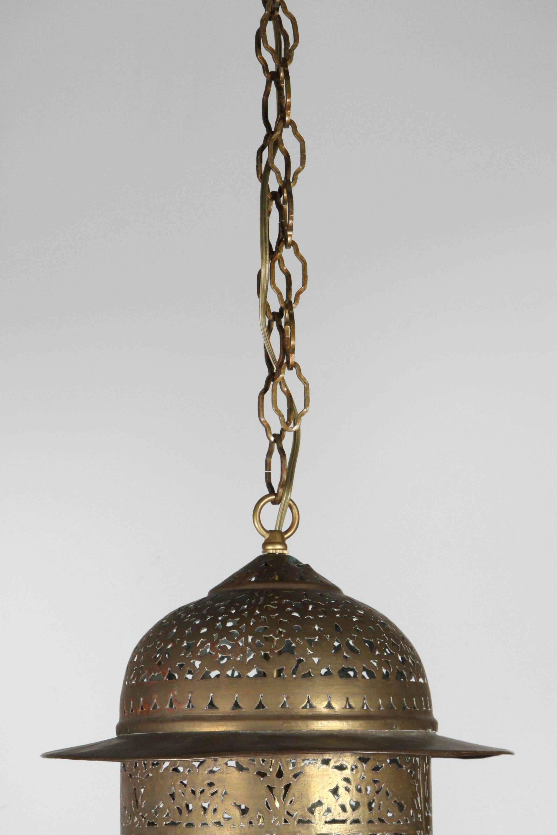 Vintage Moroccan Brass Filigree Pendant Light Fixture In Good Condition In North Hollywood, CA
