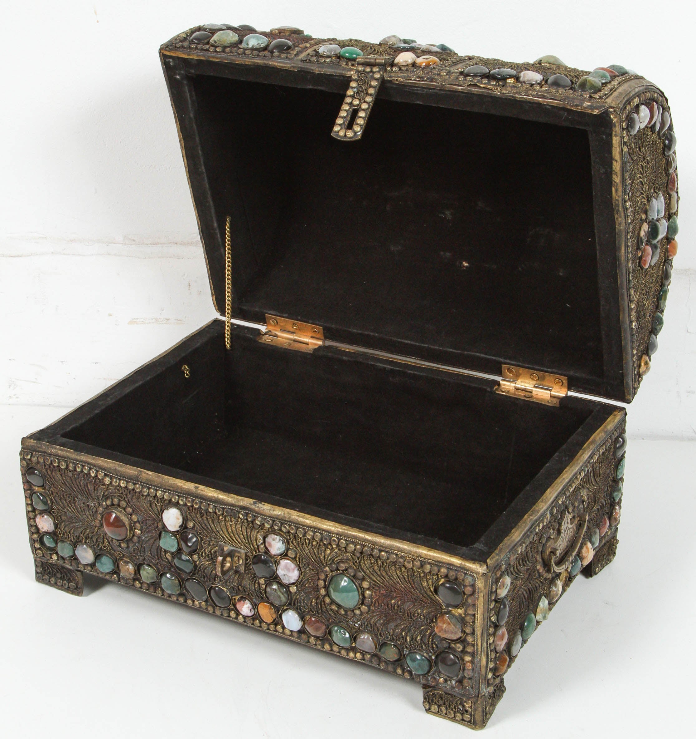 Vintage burl trinket box made in Morocco by Wunderley