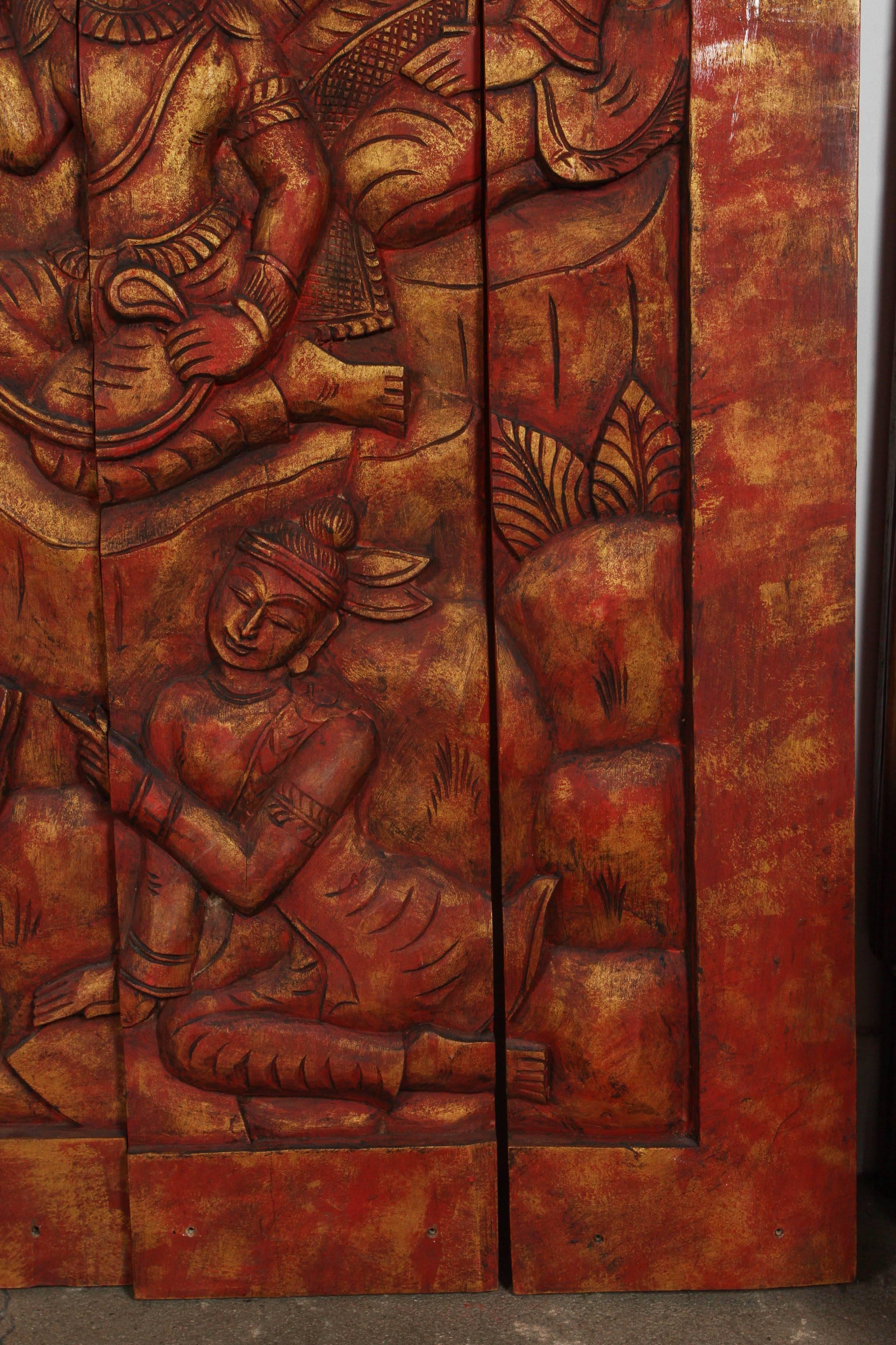 Panneau décoratif asiatique ancien monumental en bois sculpté à la main Bon état - En vente à North Hollywood, CA