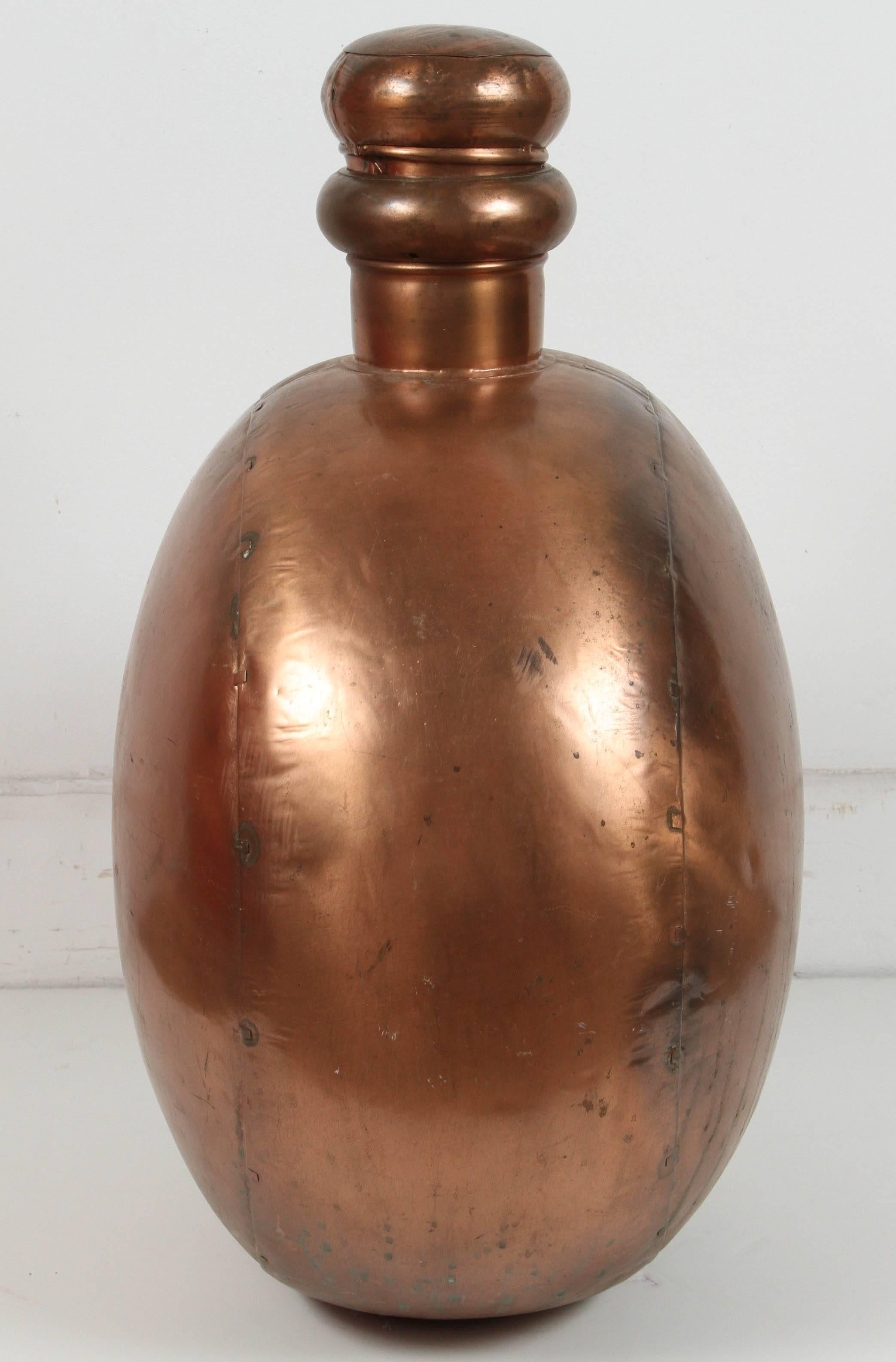 Hand-Hammered Anglo Raj Copper Vessel In Good Condition In North Hollywood, CA