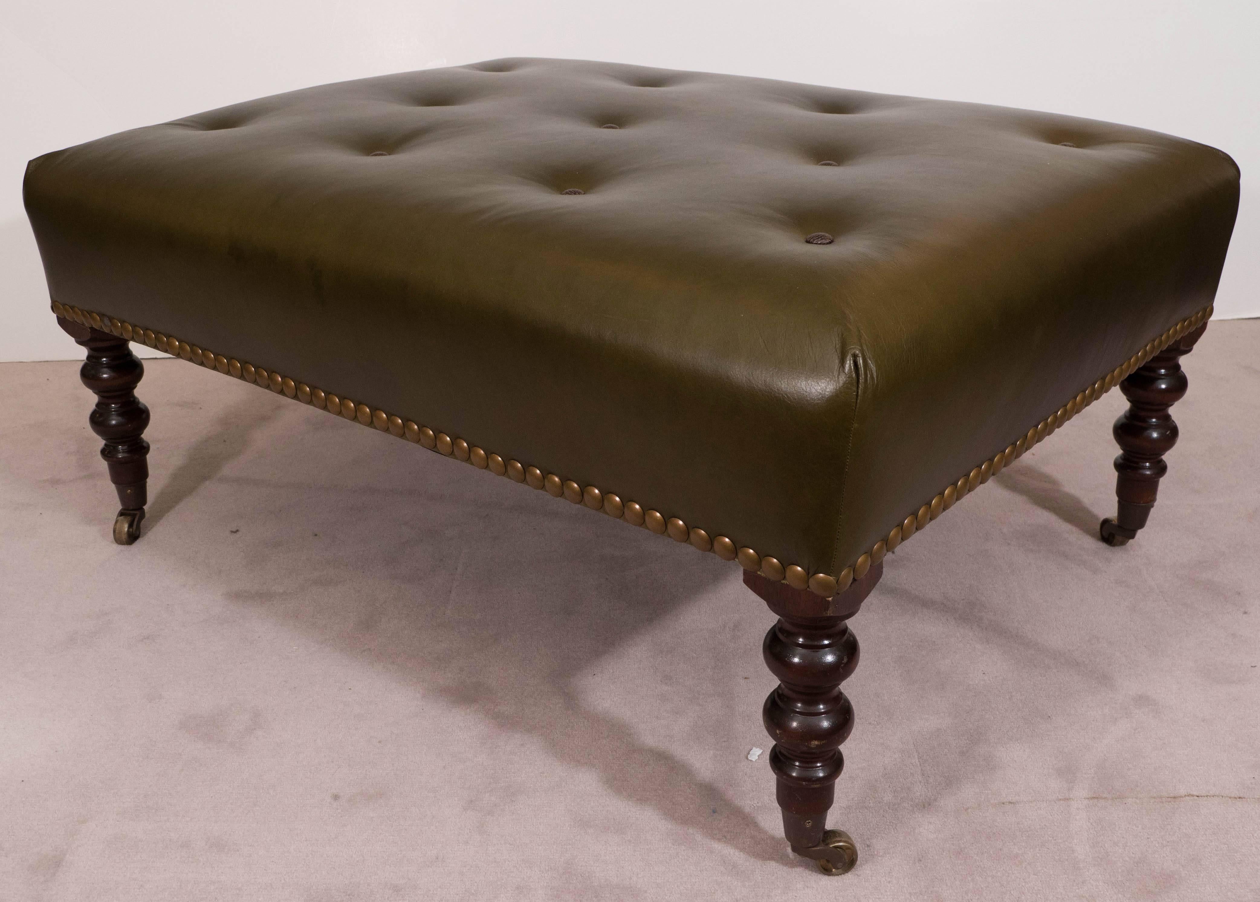 British Colonial Mid-Century George Smith Signature Ottoman in Green Tufted Leather and Mahogany