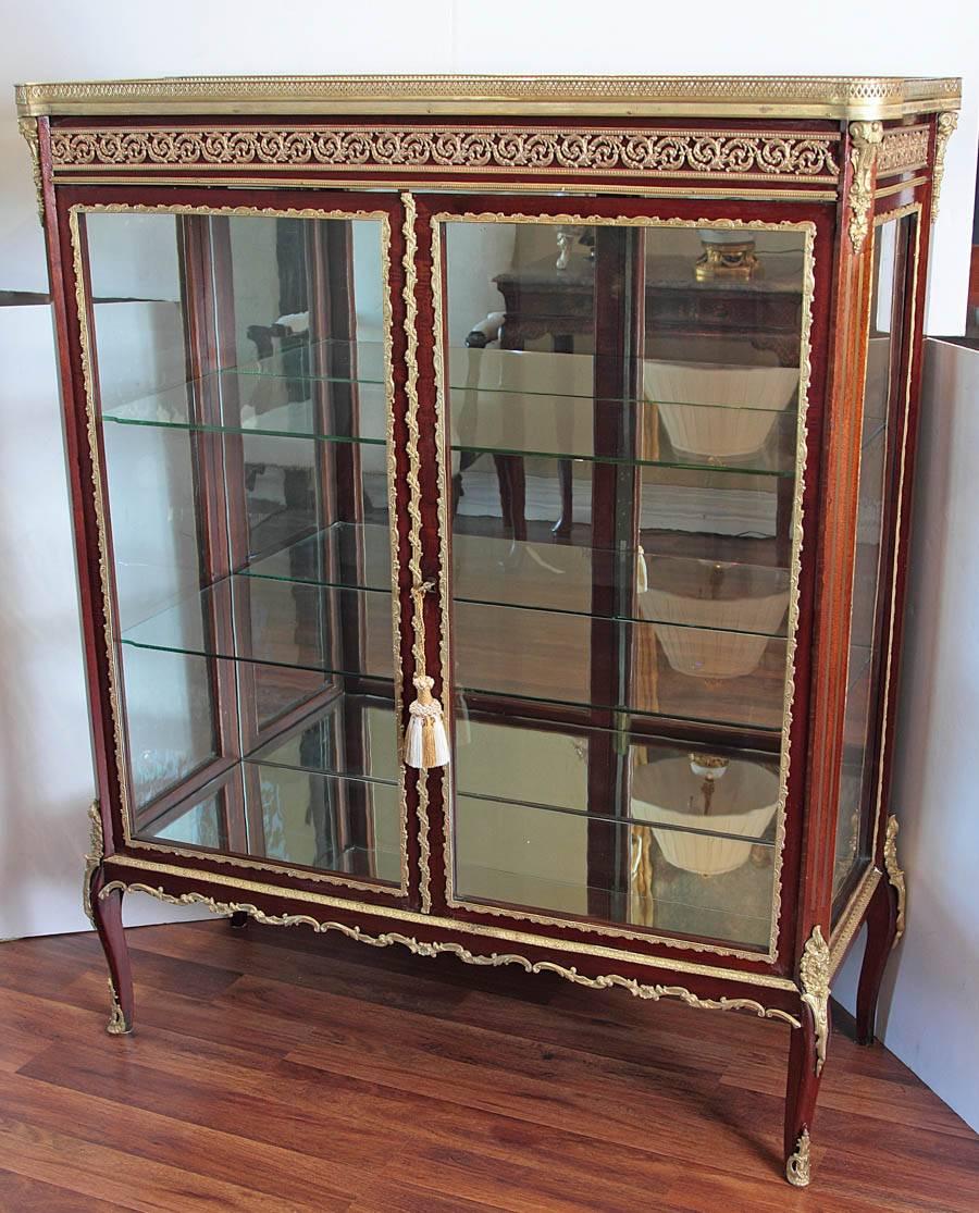 19th c Fine quality French Louis XV mahogany and gilt bronze viewing cabinet