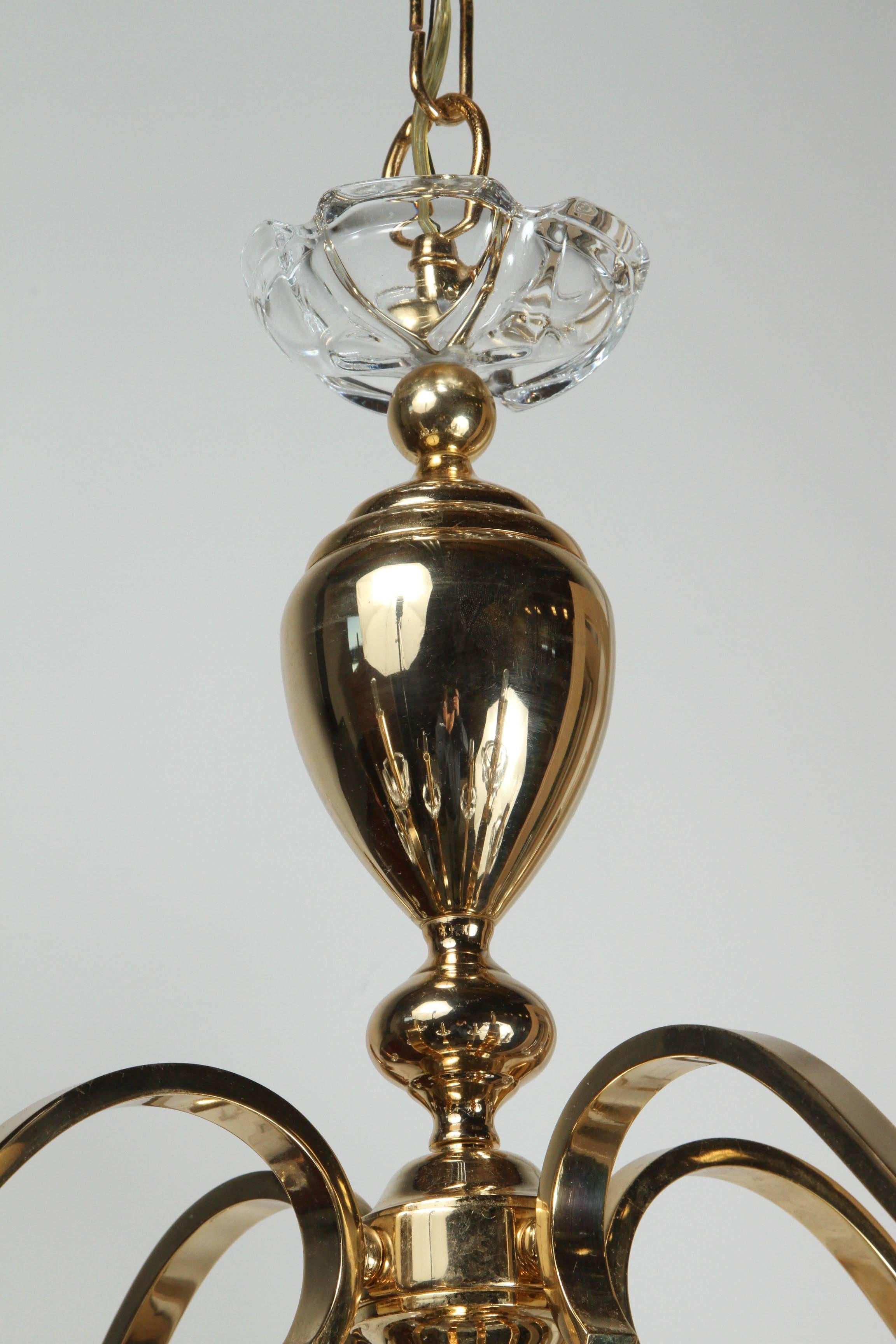 Elegant Twelve-Arm Polished Brass Chandelier In Excellent Condition For Sale In New York, NY