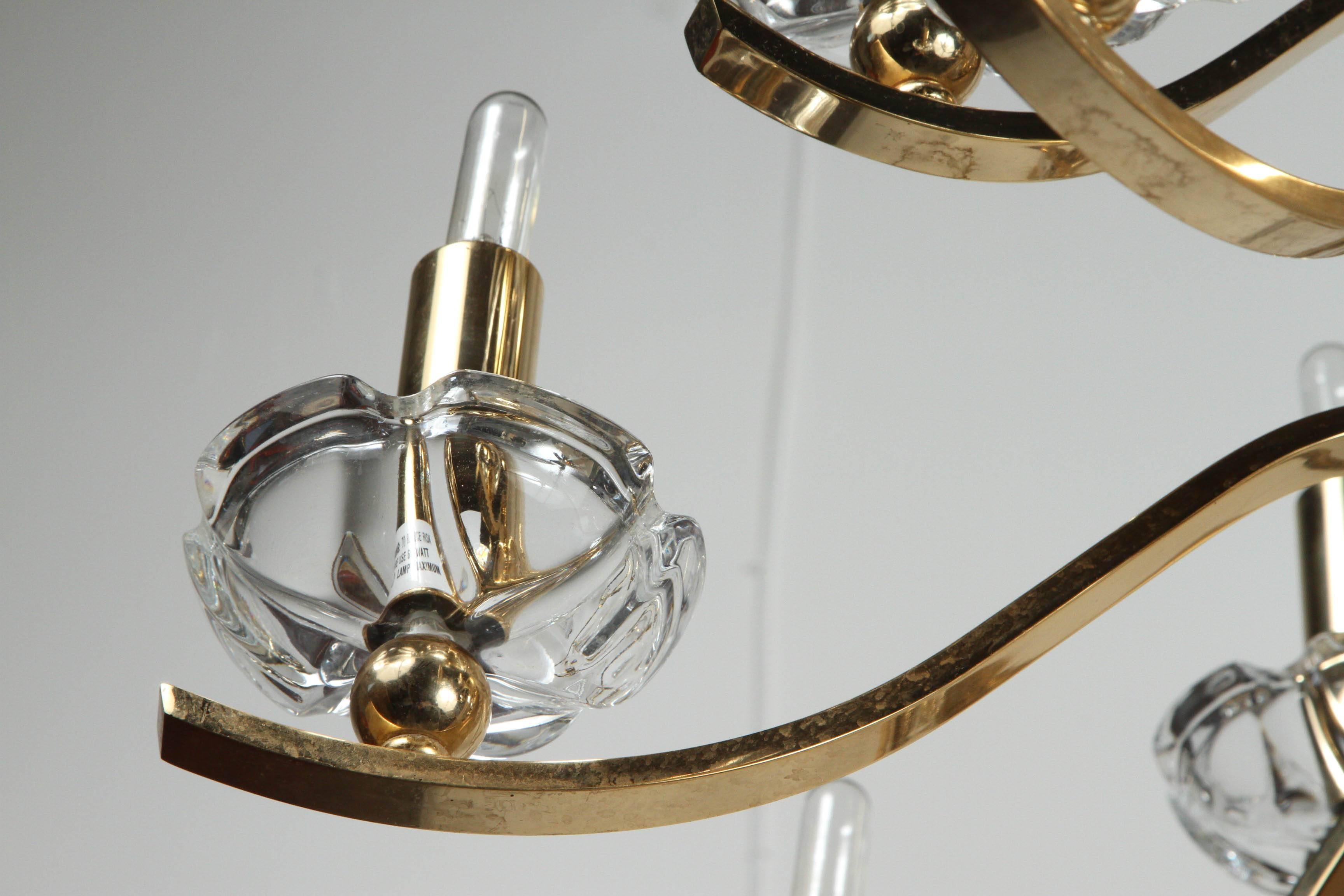 Elegant Twelve-Arm Polished Brass Chandelier For Sale 4