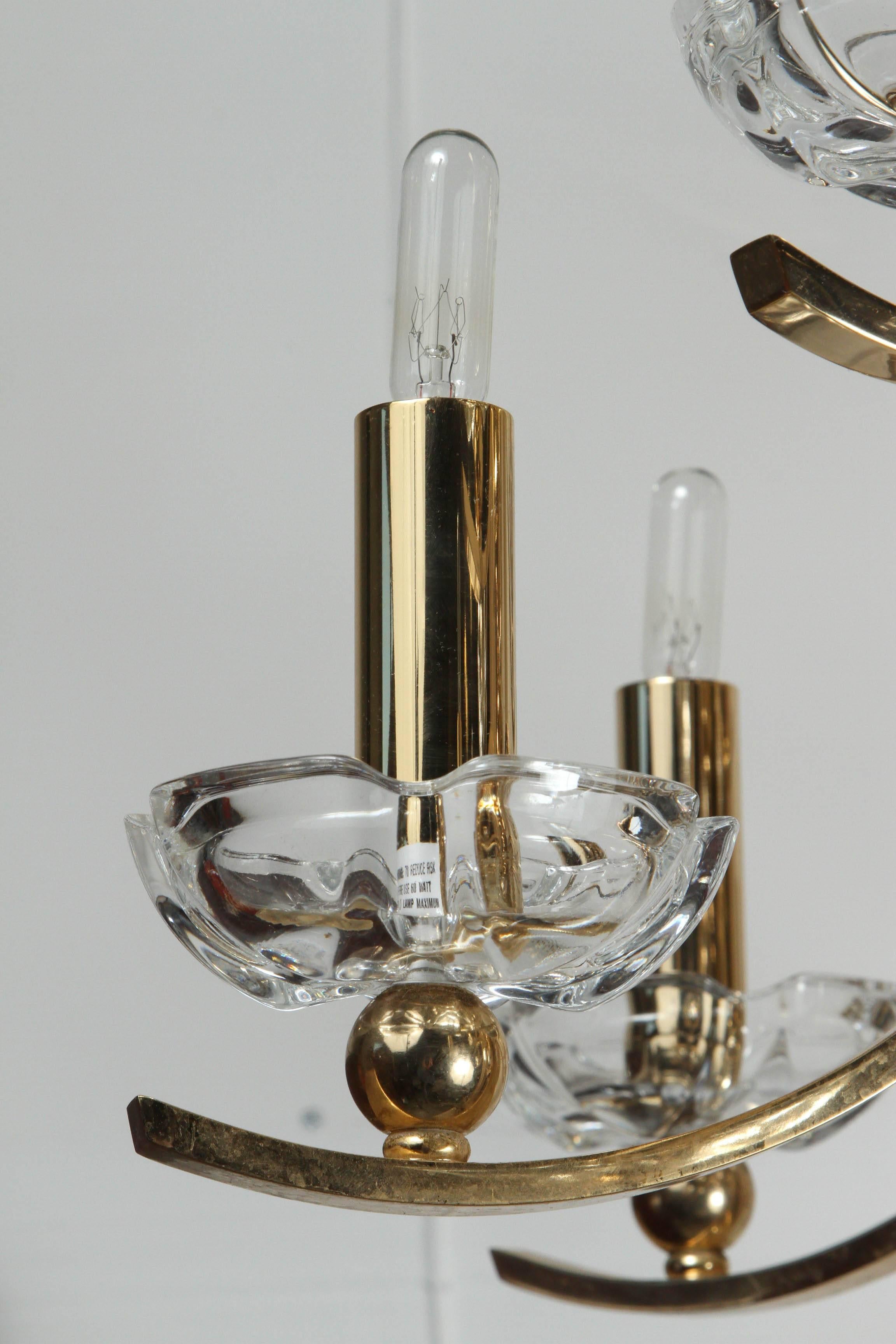 Elegant Twelve-Arm Polished Brass Chandelier For Sale 5