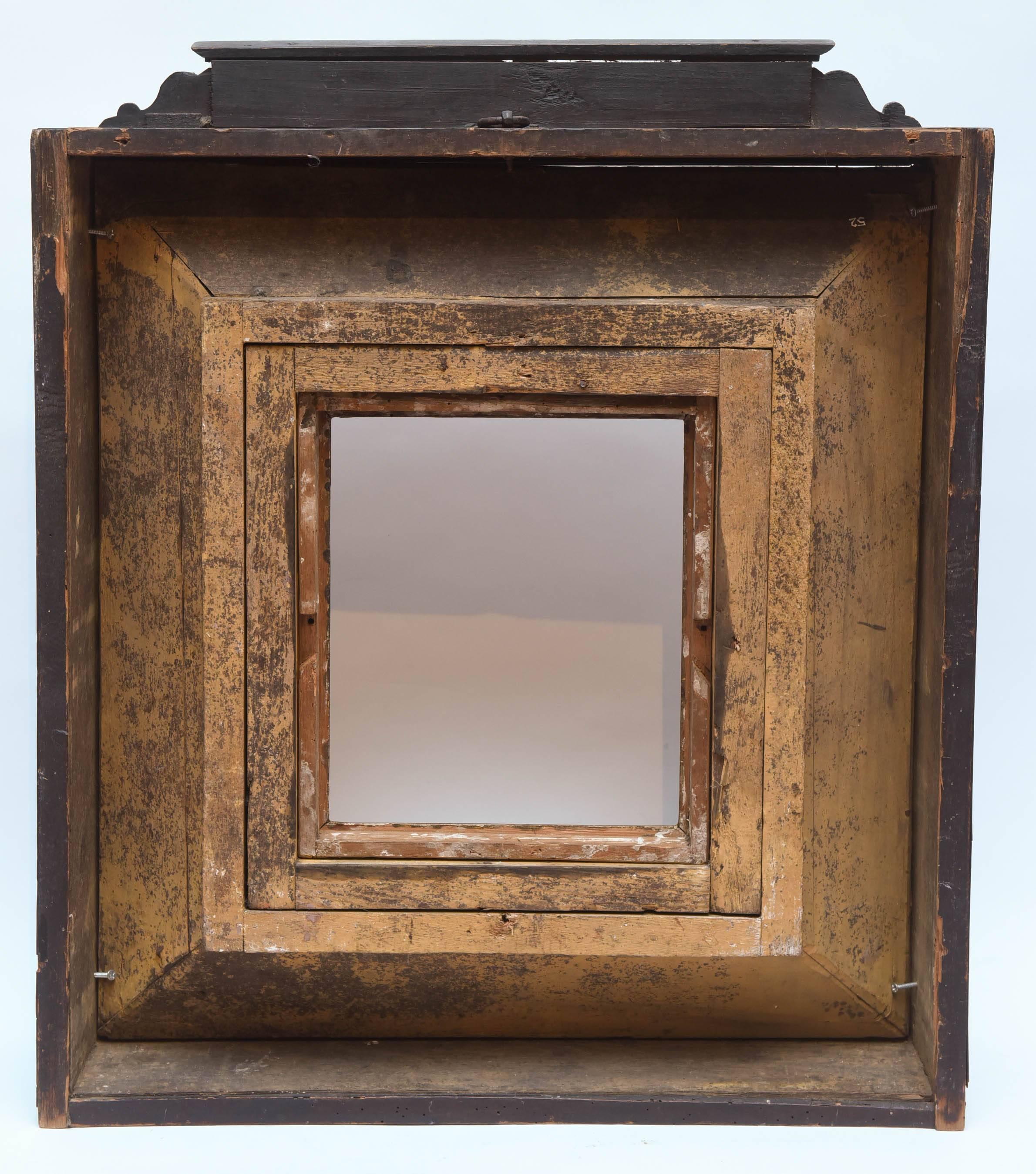 Superb 16th-17th Century Gilded Frame 1