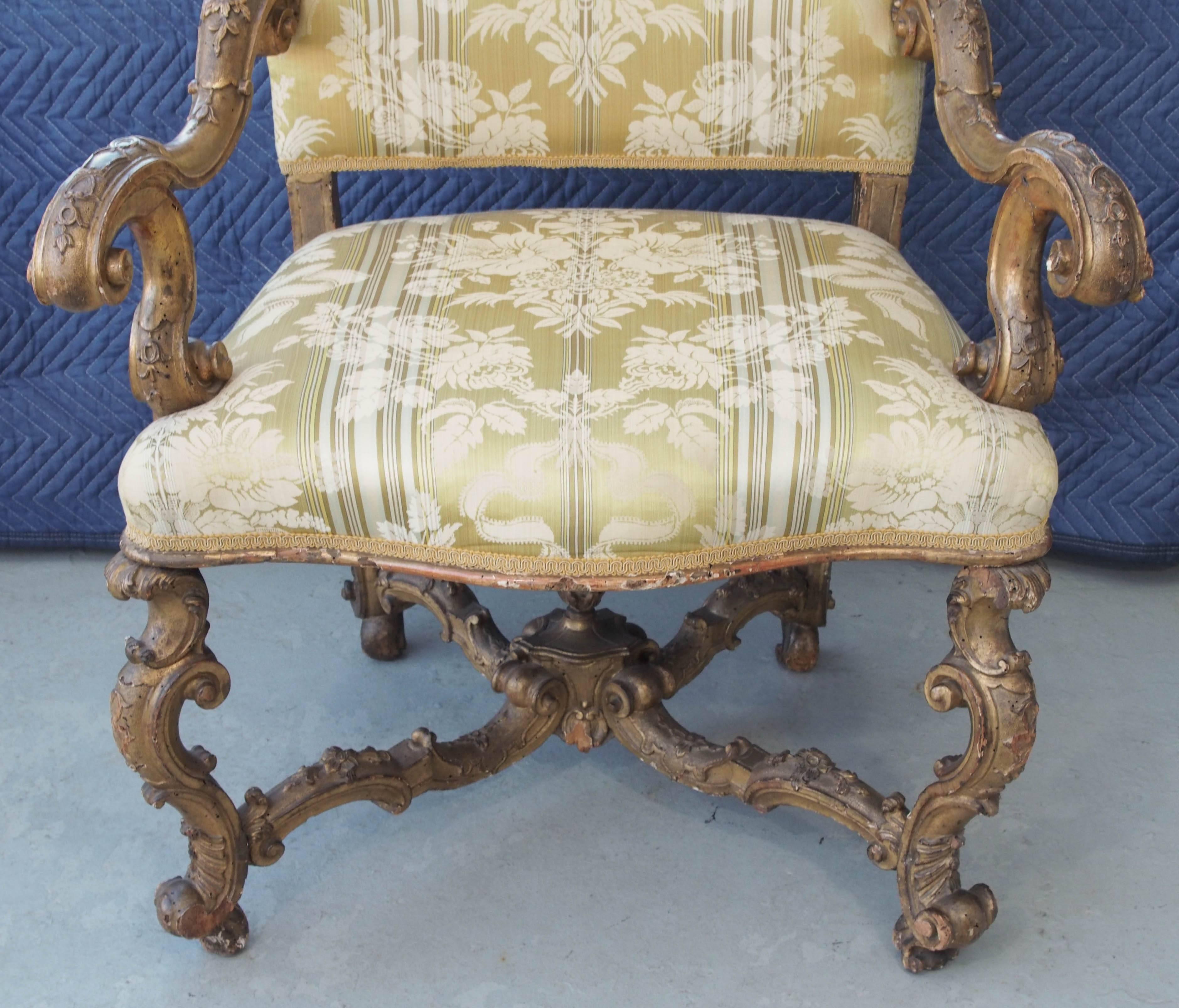 Pair of Italian Baroque Gilt Armchairs In Good Condition In Natchez, MS
