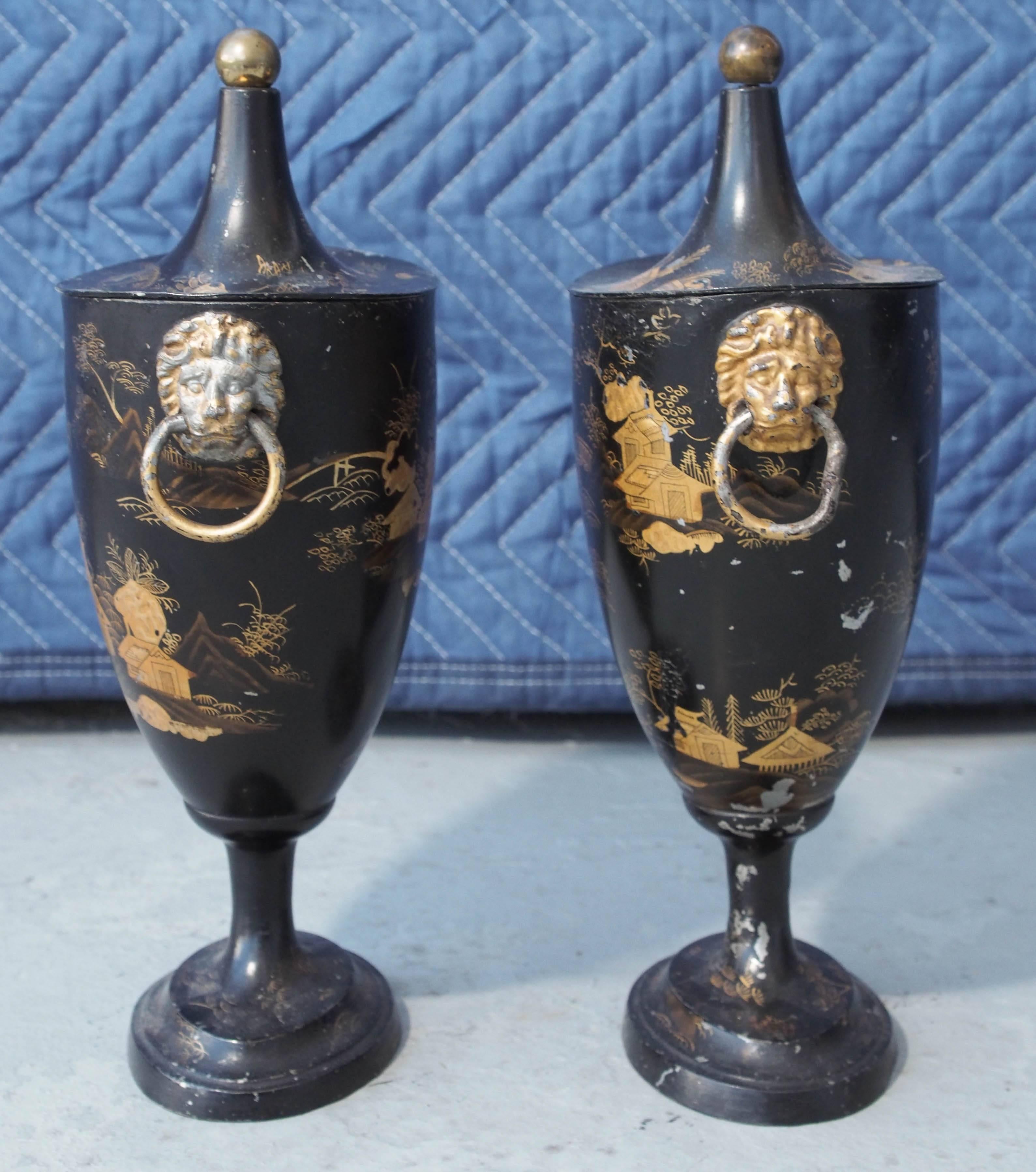 Pair of Early 19th Century Tole Piente Chestnut Urns with Chinoiserie Decoration In Good Condition For Sale In Natchez, MS