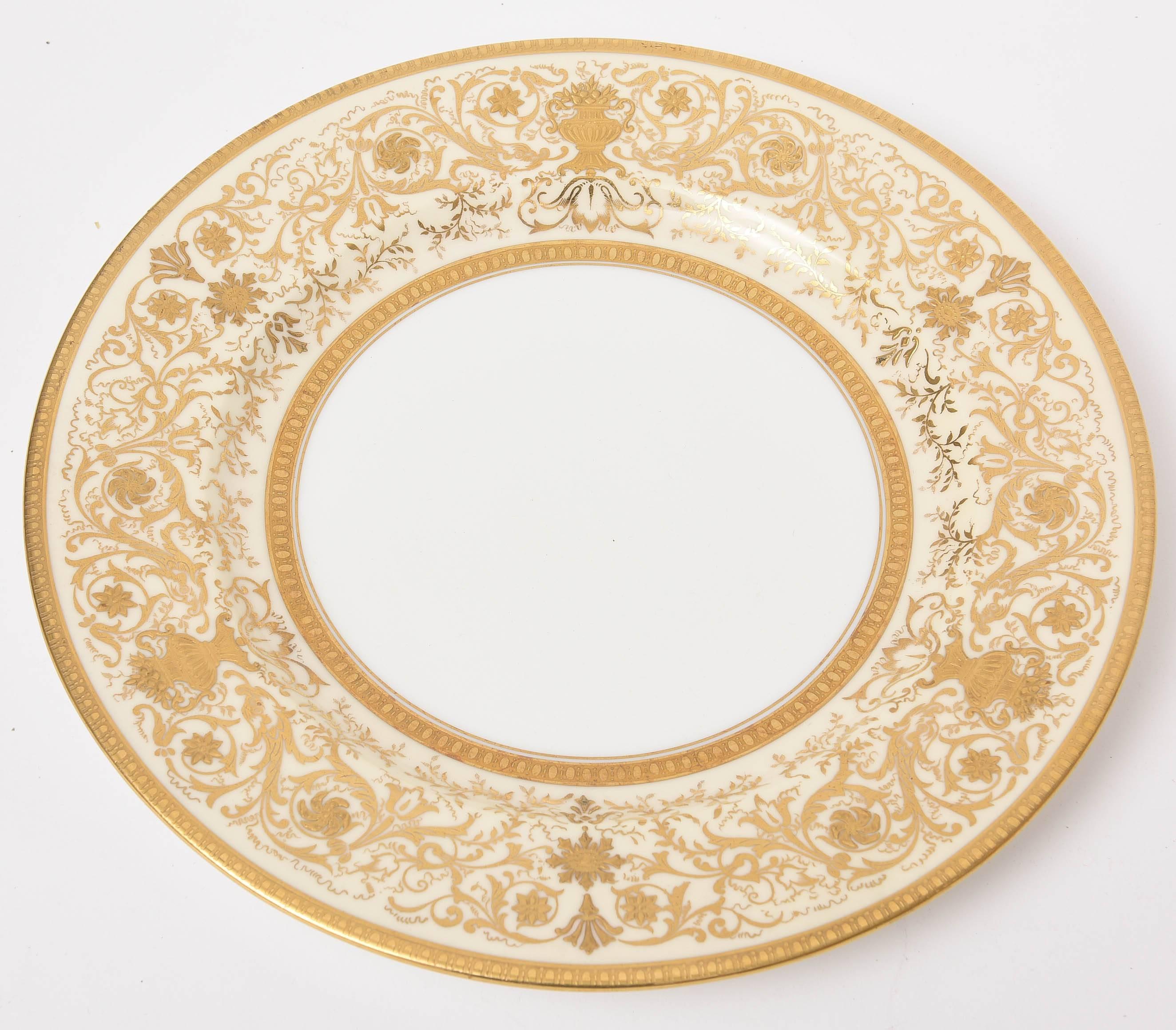 12 Antique English for Tiffany, Gilt Encrusted Plates by Coalport In Good Condition In West Palm Beach, FL