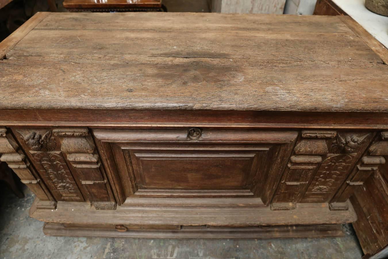 18th Century and Earlier 16th Century Italian Buffet Trunk For Sale