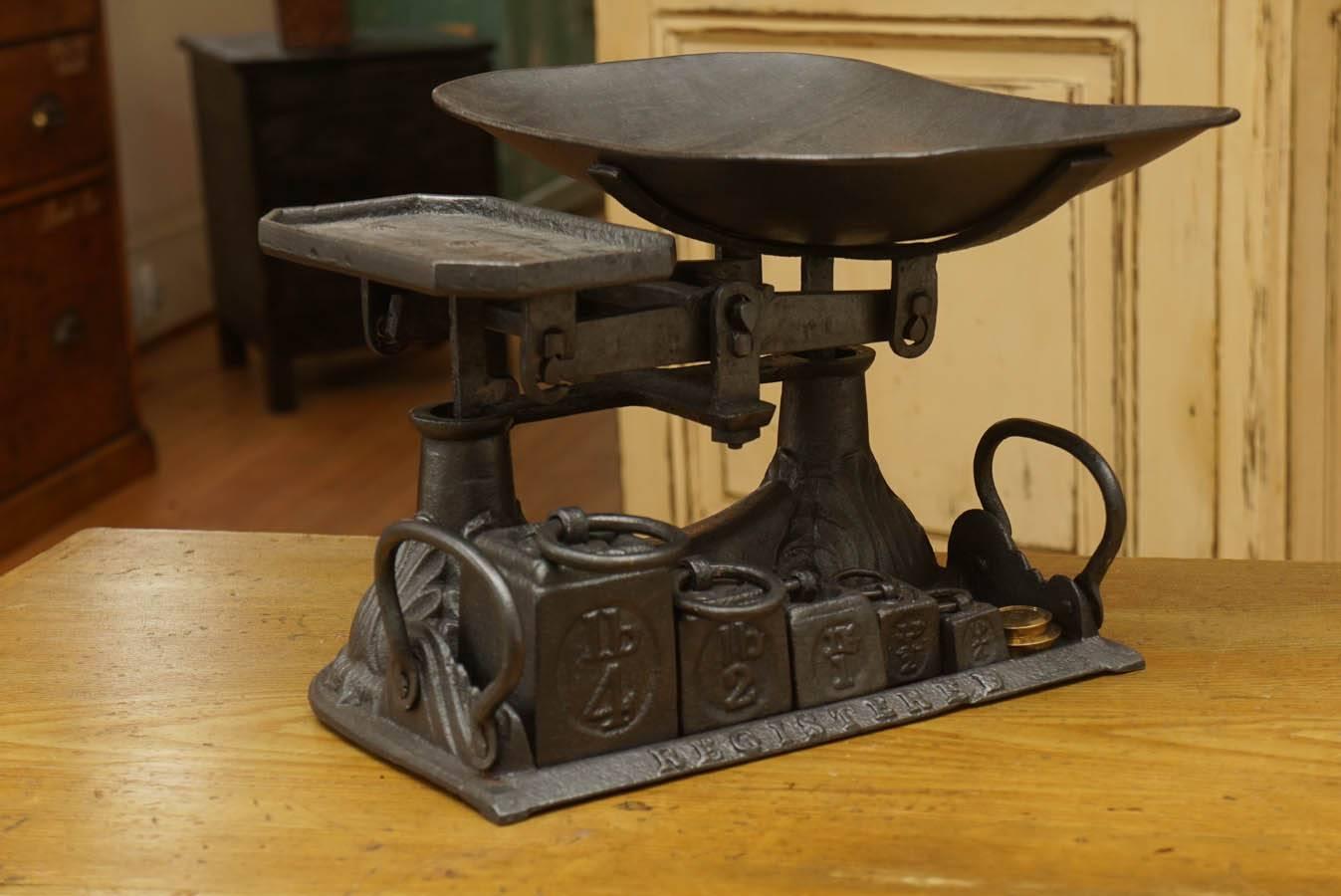 English Grocery Scale with Complete Weights In Good Condition In Sheffield, MA