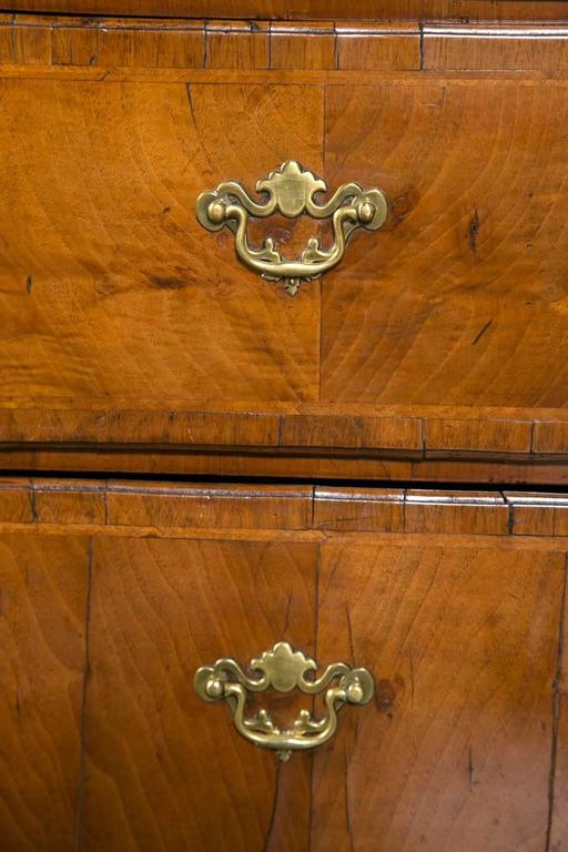 George I Period Figured Chest on Chest In Excellent Condition For Sale In Stamford, CT