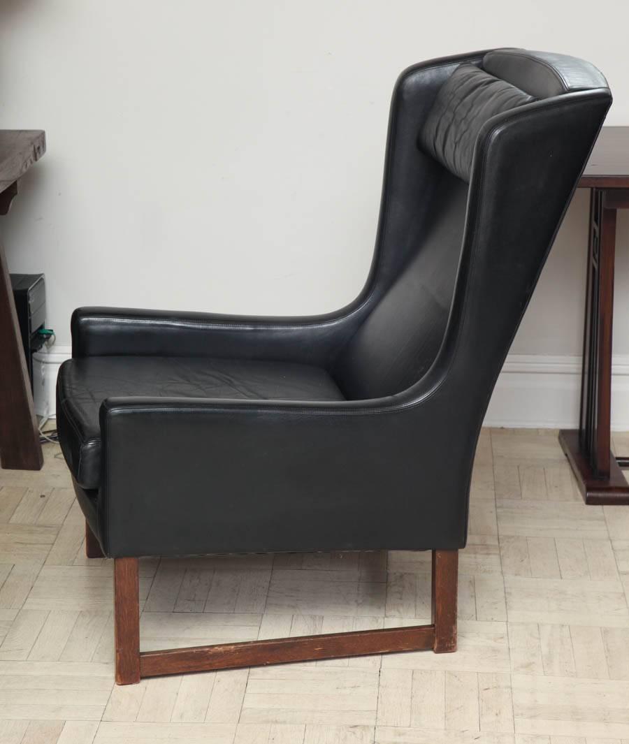 Mid-20th Century Wing Chair For Sale 1