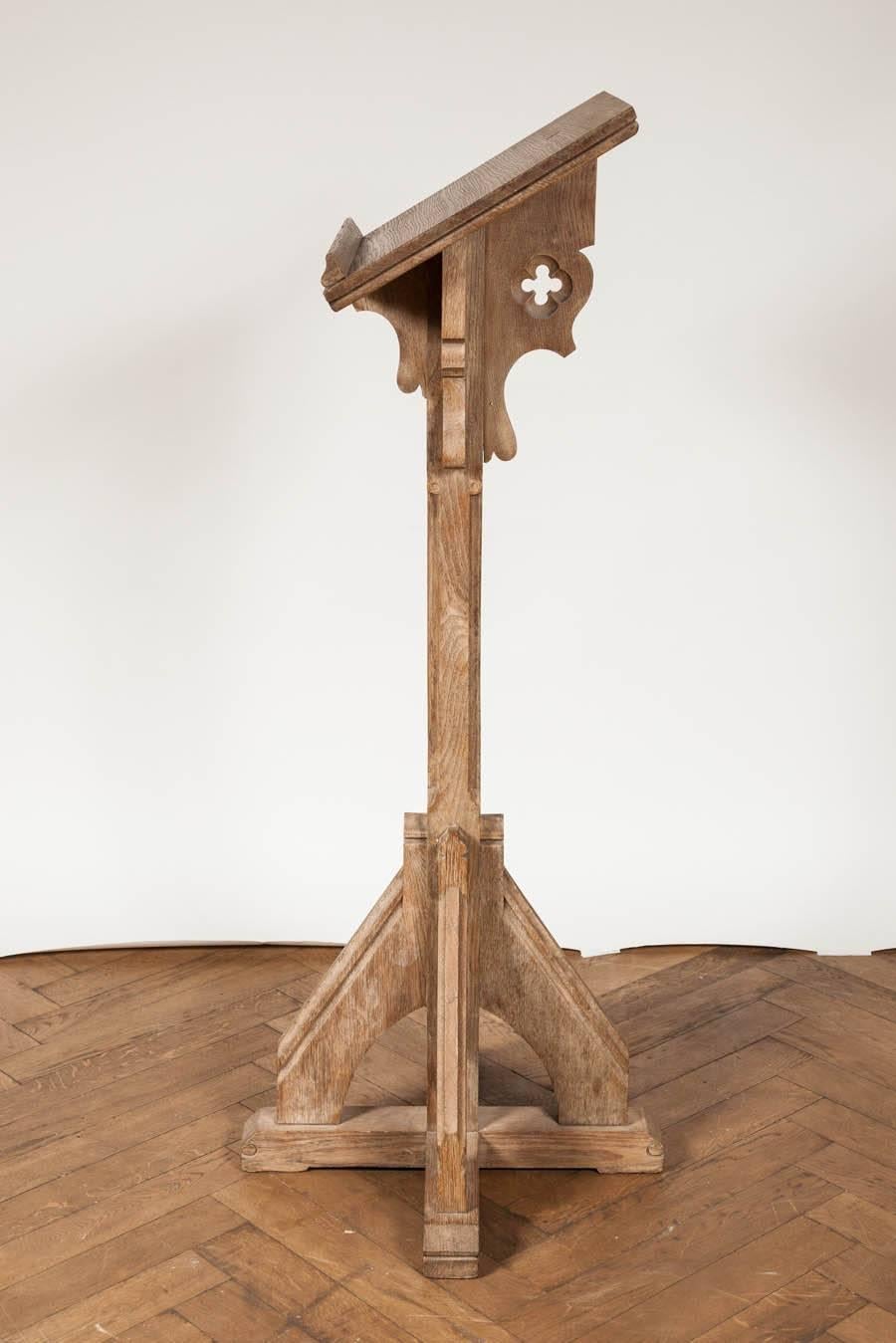 Antique Gothic Revival Oak Lectern In Good Condition In London, GB