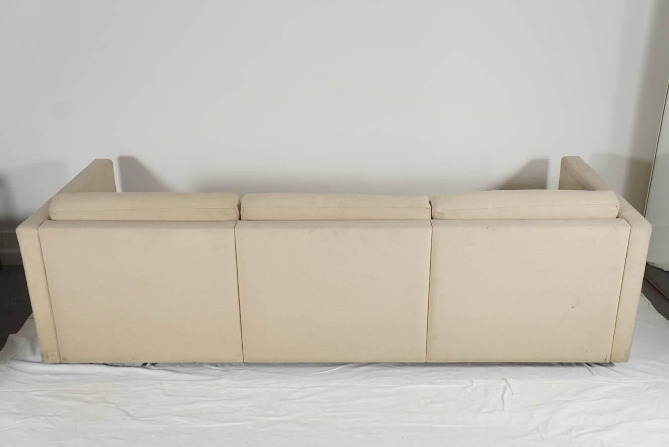 Knoll Tuxedo Sofa by Charles Pfister In Good Condition In Canaan, CT