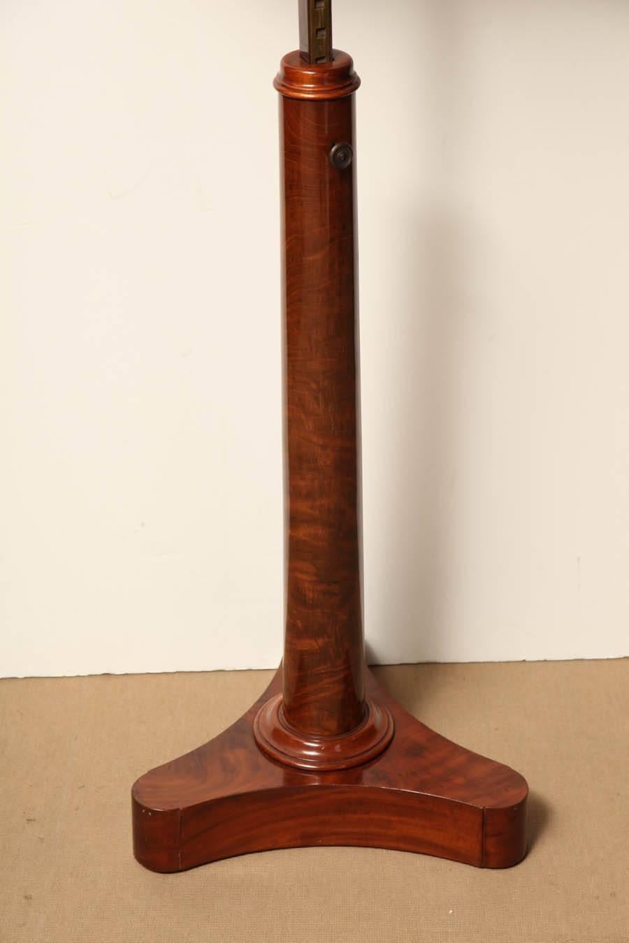 Early 19th Century French, Mahogany, Adjustable Height, Two-Sided Music Stand In Good Condition For Sale In New York, NY