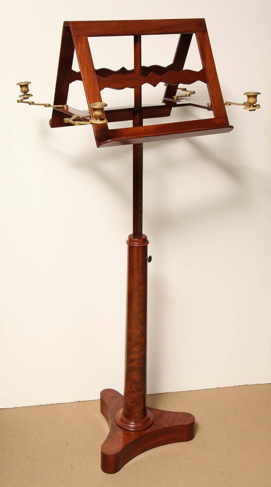 Early 19th Century French, Mahogany, Adjustable Height, Two-Sided Music Stand For Sale 2