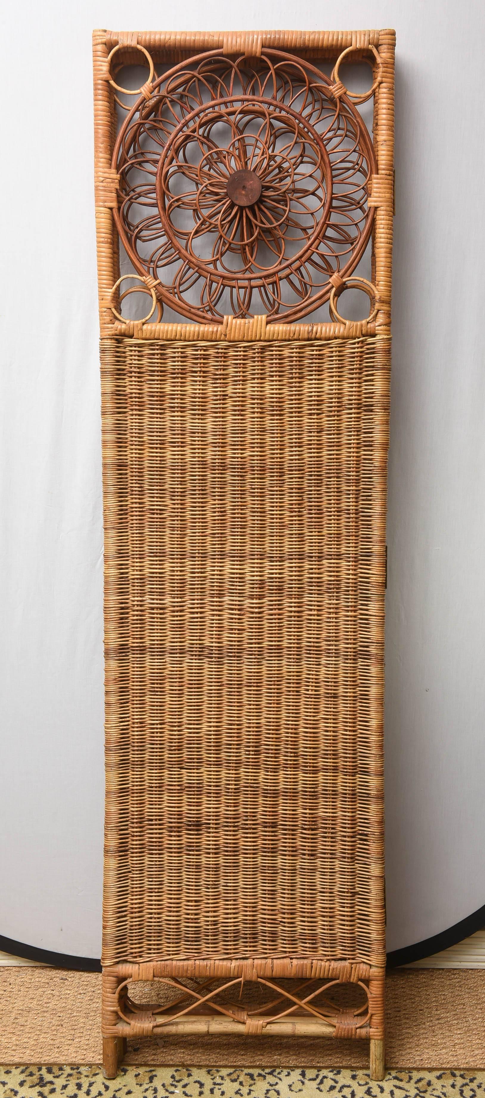 Vintage Three-Panel Rush Bamboo Screen 4