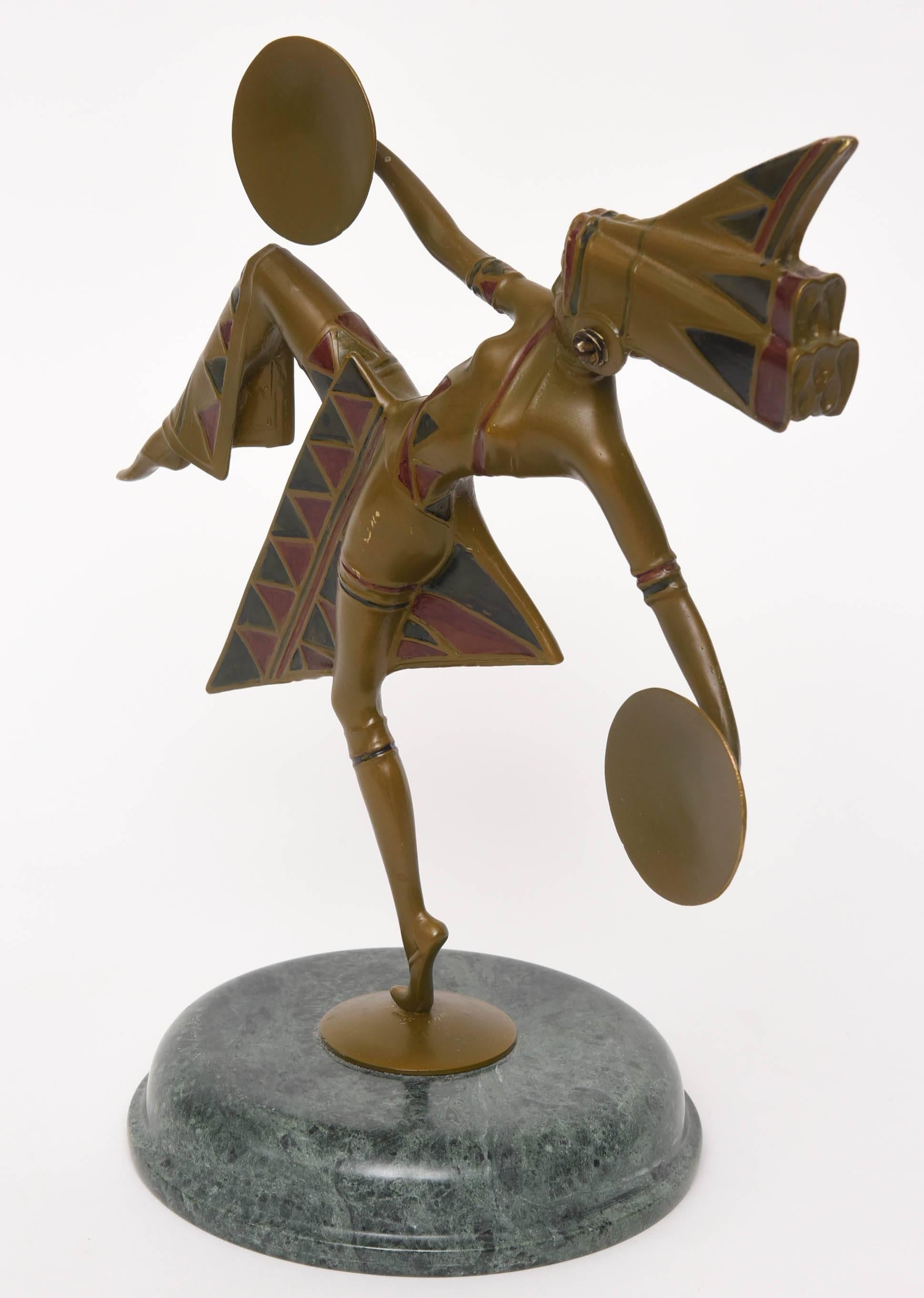 Patiné Sculpture en bronze patiné Art Déco d'une « danseuse » par Gerda Gerdago en vente