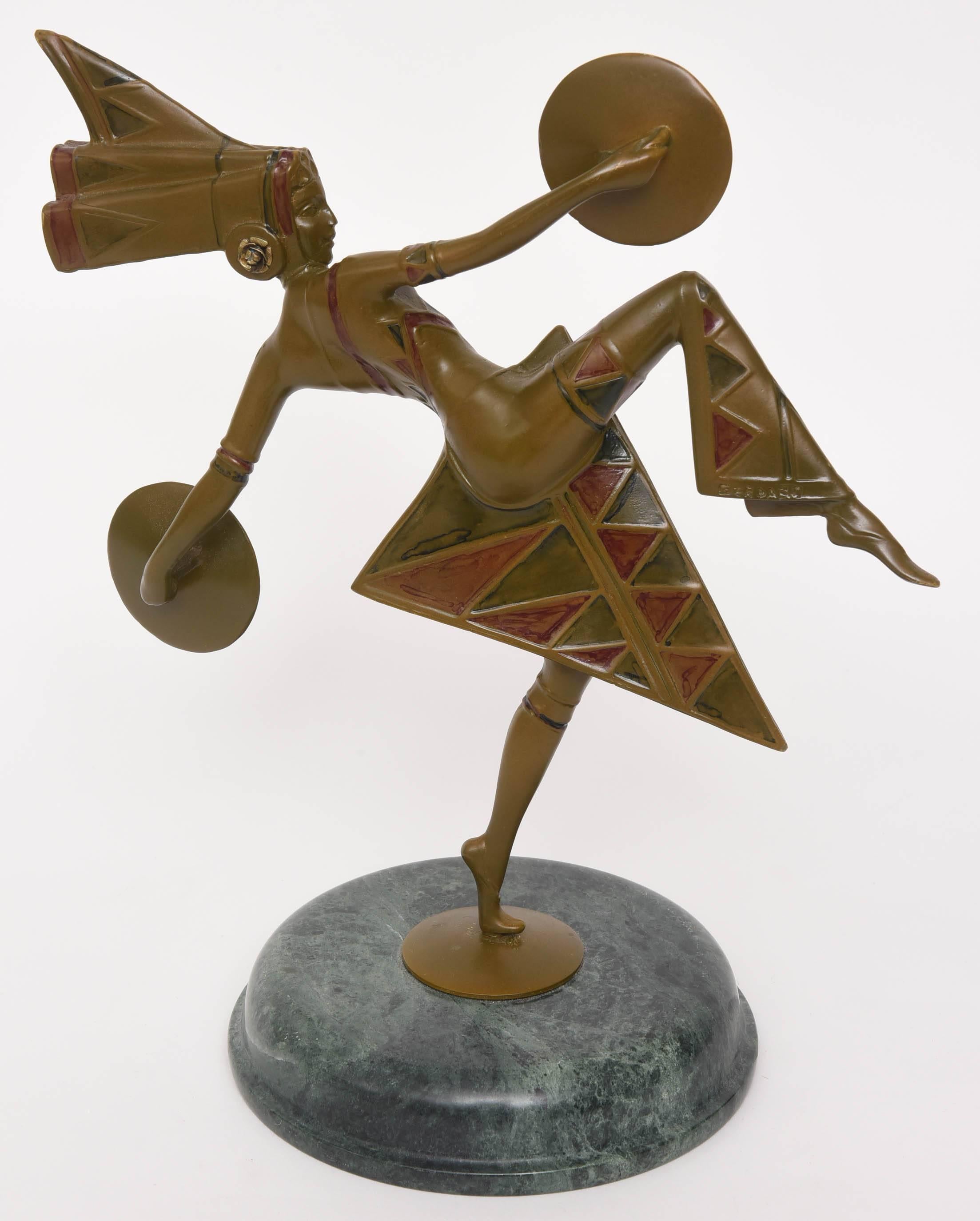 20ième siècle Sculpture en bronze patiné Art Déco d'une « danseuse » par Gerda Gerdago en vente