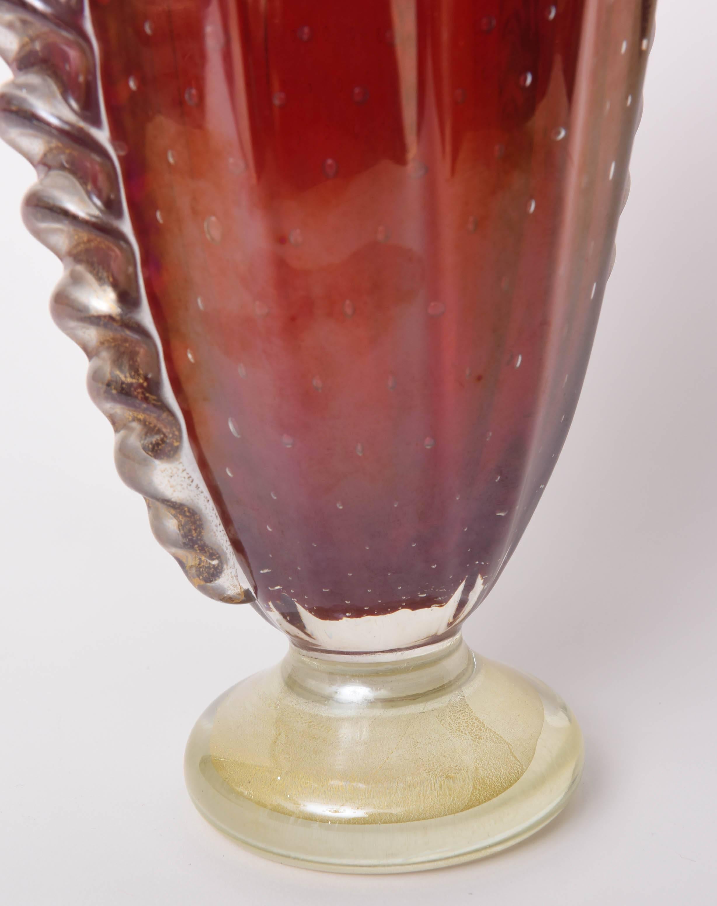 Art Deco Red and Gold Murano Vase by Ercole Barovier e Toso, 1930s-1940s In Excellent Condition In West Palm Beach, FL
