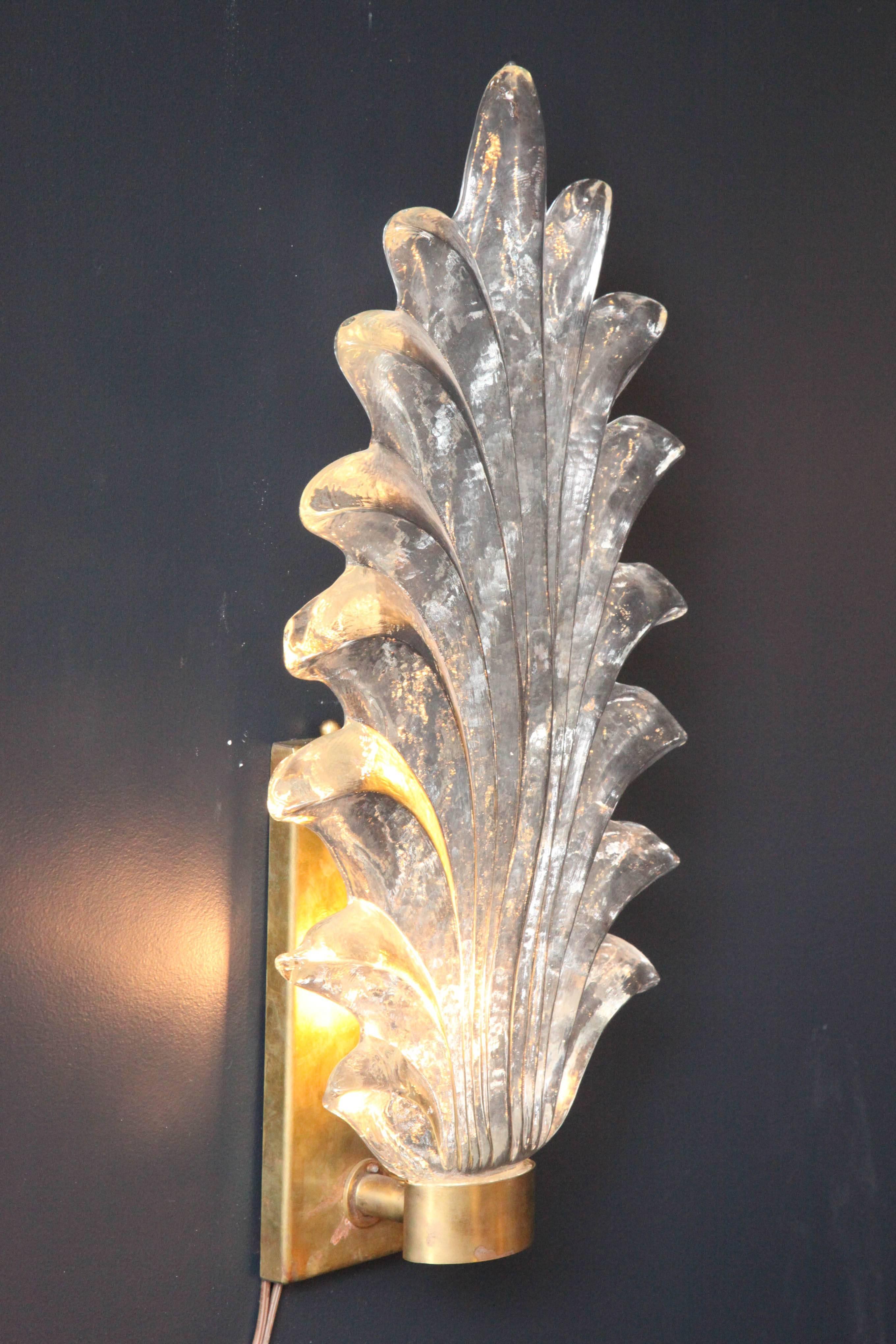 Hand-Crafted Pair of Large Clear Murano Glass Leaf and Brass Sconces, Italy For Sale