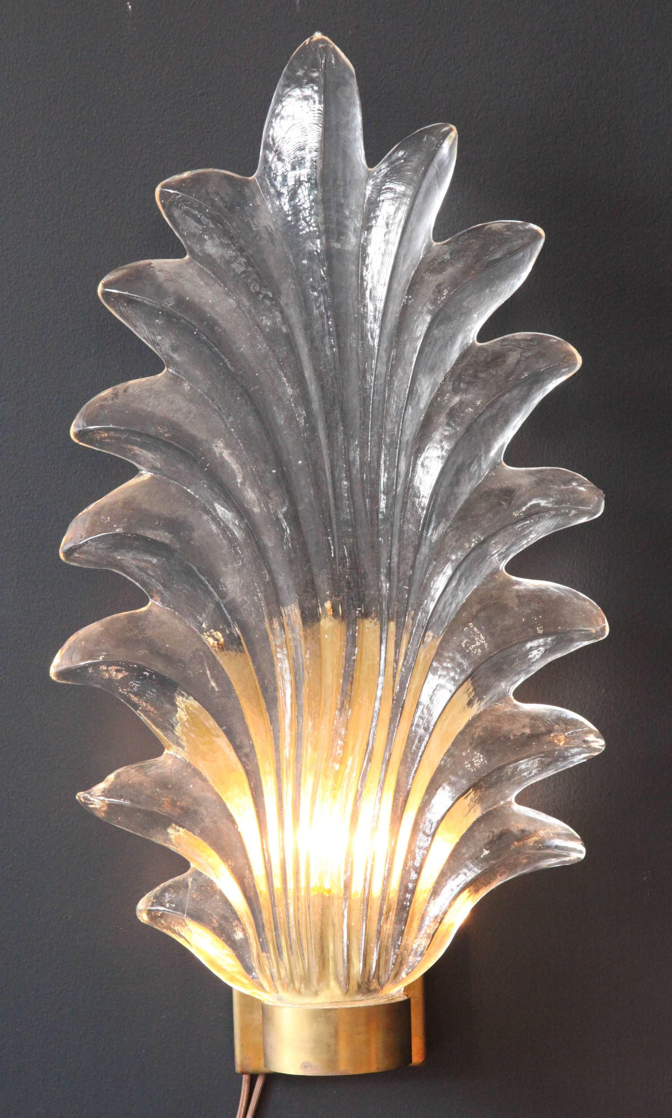 Pair of Large Clear Murano Glass Leaf and Brass Sconces, Italy In New Condition For Sale In New York, NY