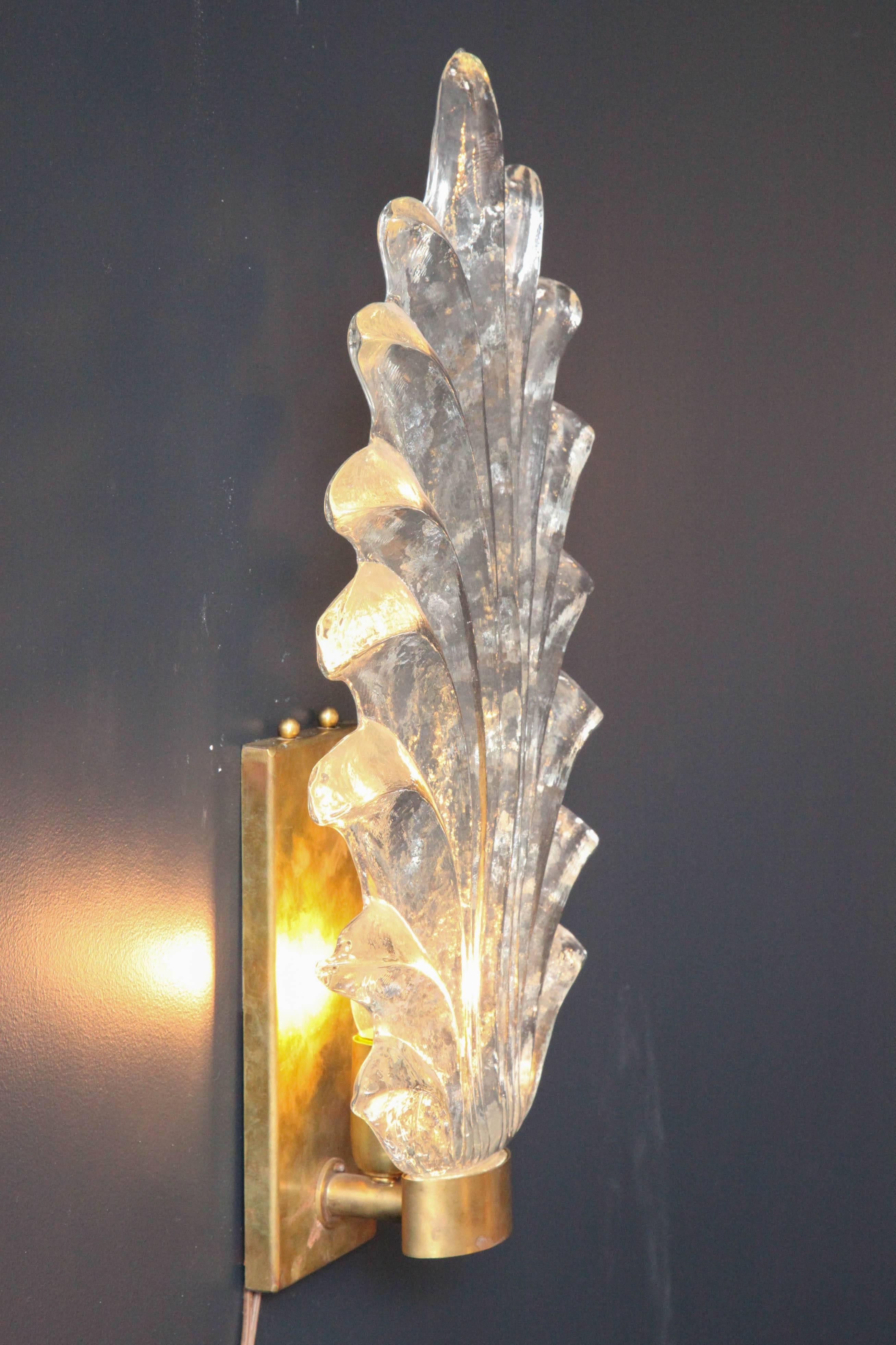 Pair of Large Clear Murano Glass Leaf and Brass Sconces, Italy For Sale 1