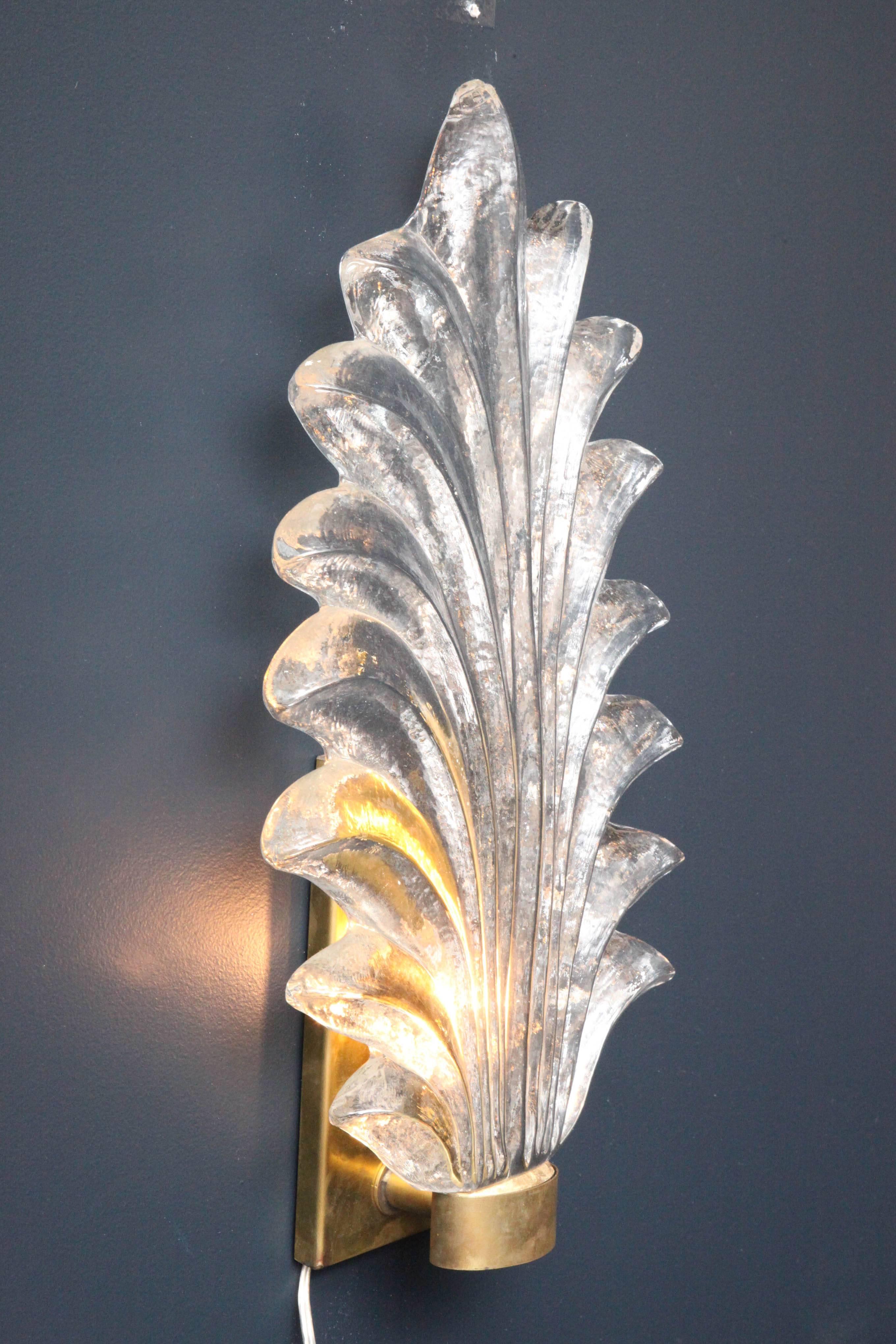 Pair of Large Clear Murano Glass Leaf and Brass Sconces, Italy For Sale 2