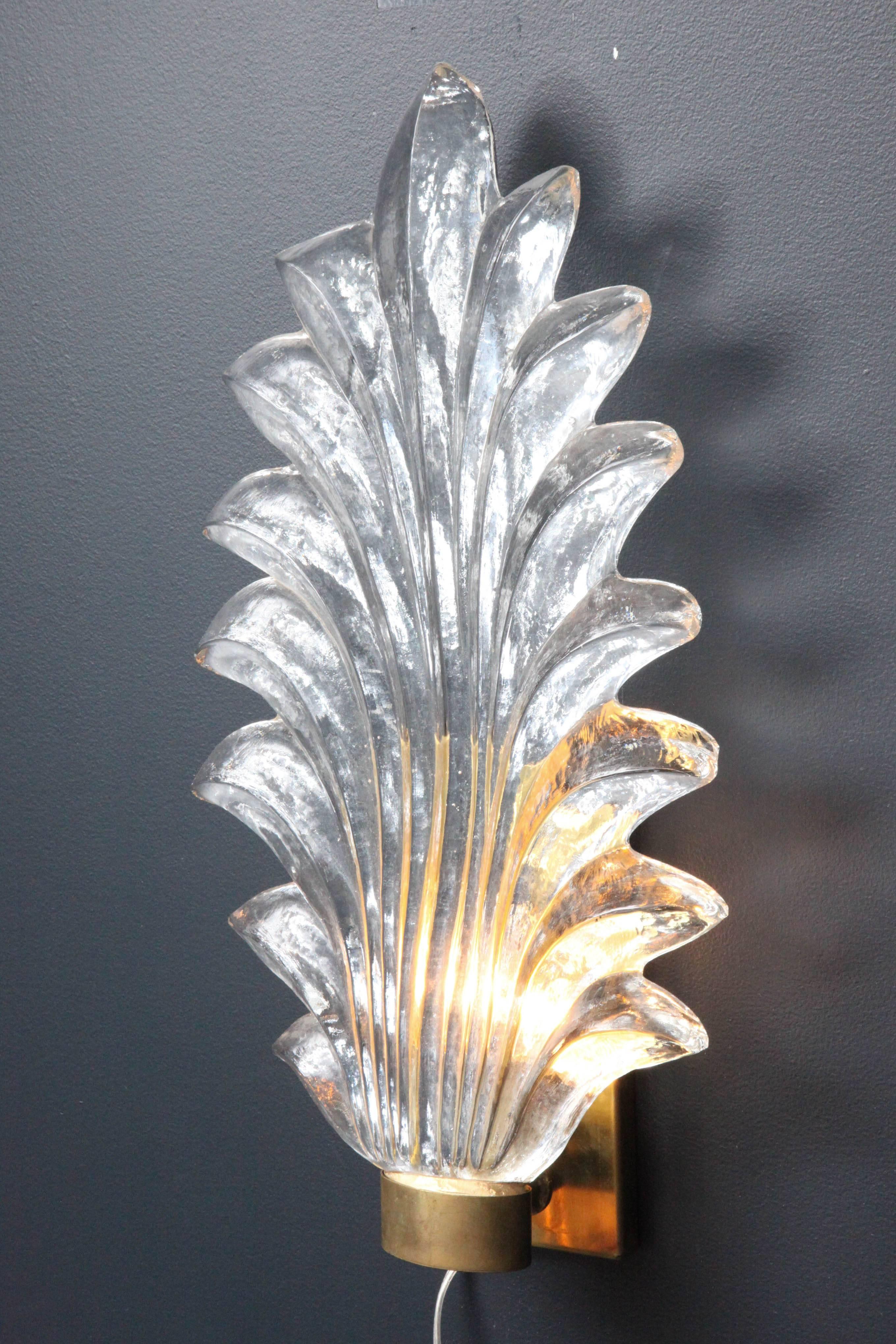 Pair of Large Clear Murano Glass Leaf and Brass Sconces, Italy For Sale 3