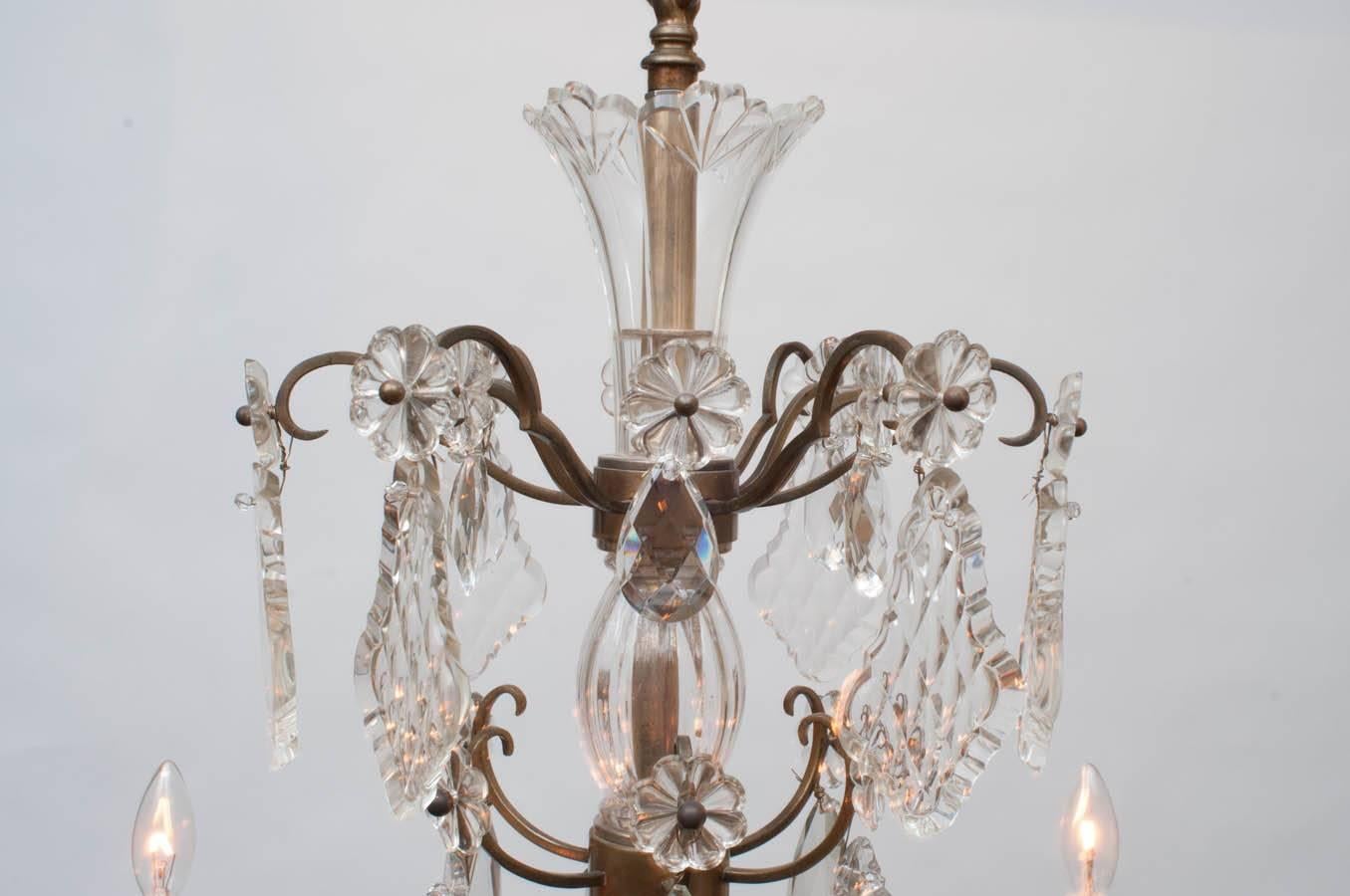 Excellent cut-glass center, unusual waffle Baccarat style florets, chain, ceiling cap and hanging hardware included.