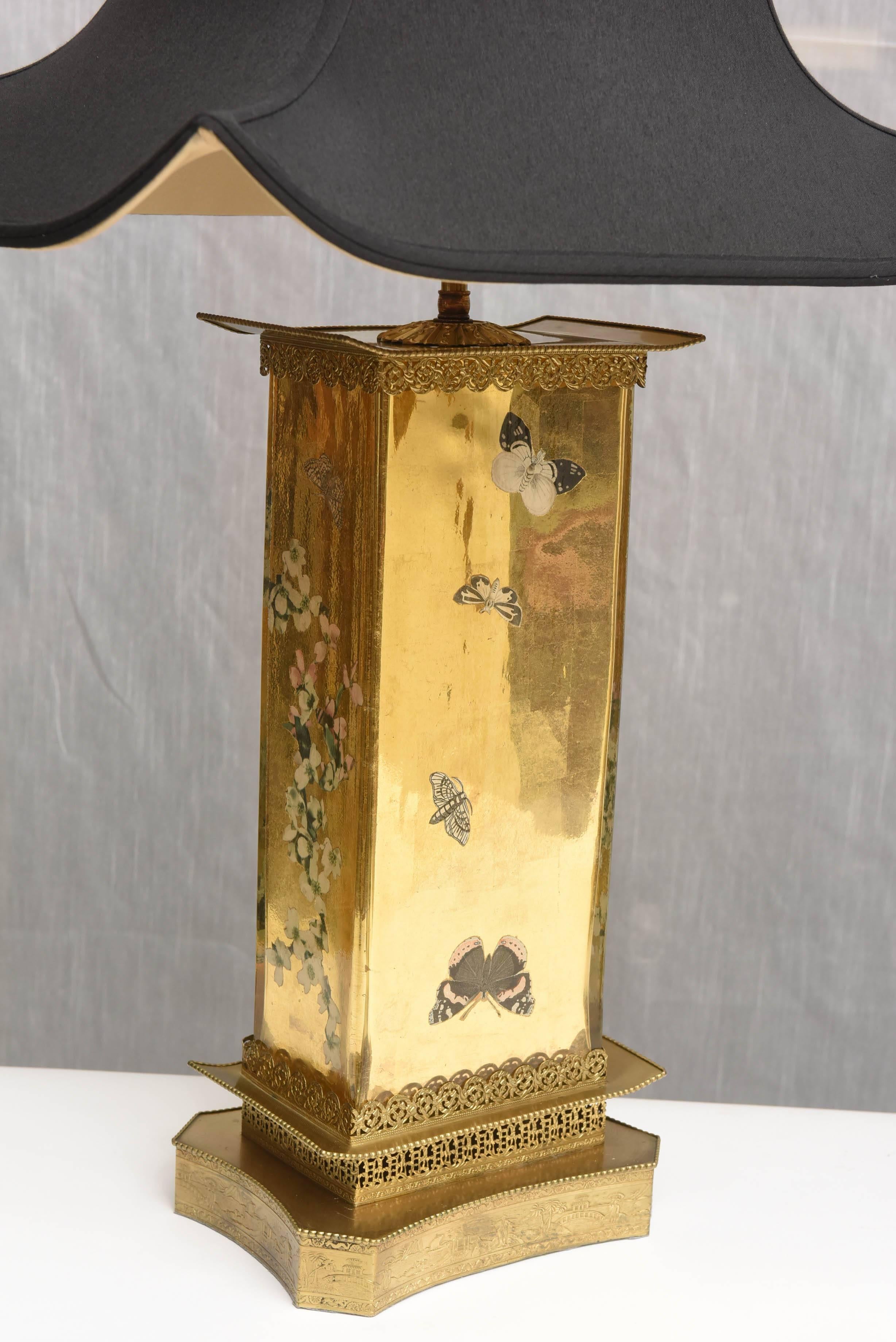 Gold Leaves  Glass Pair  of  Aesthetic Movement Table Lamps In Excellent Condition In Miami, FL