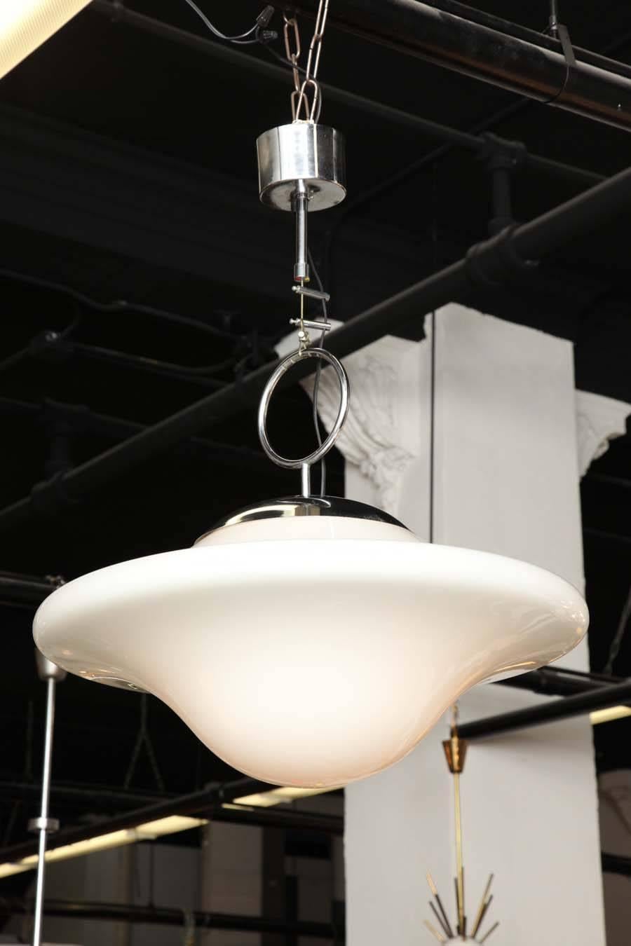 Vistosi Chandelier Made in Milan, 1970 In Excellent Condition For Sale In New York, NY