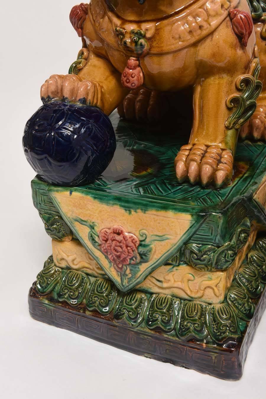 Vintage Pair of Large Foo Dogs In Good Condition In West Palm Beach, FL