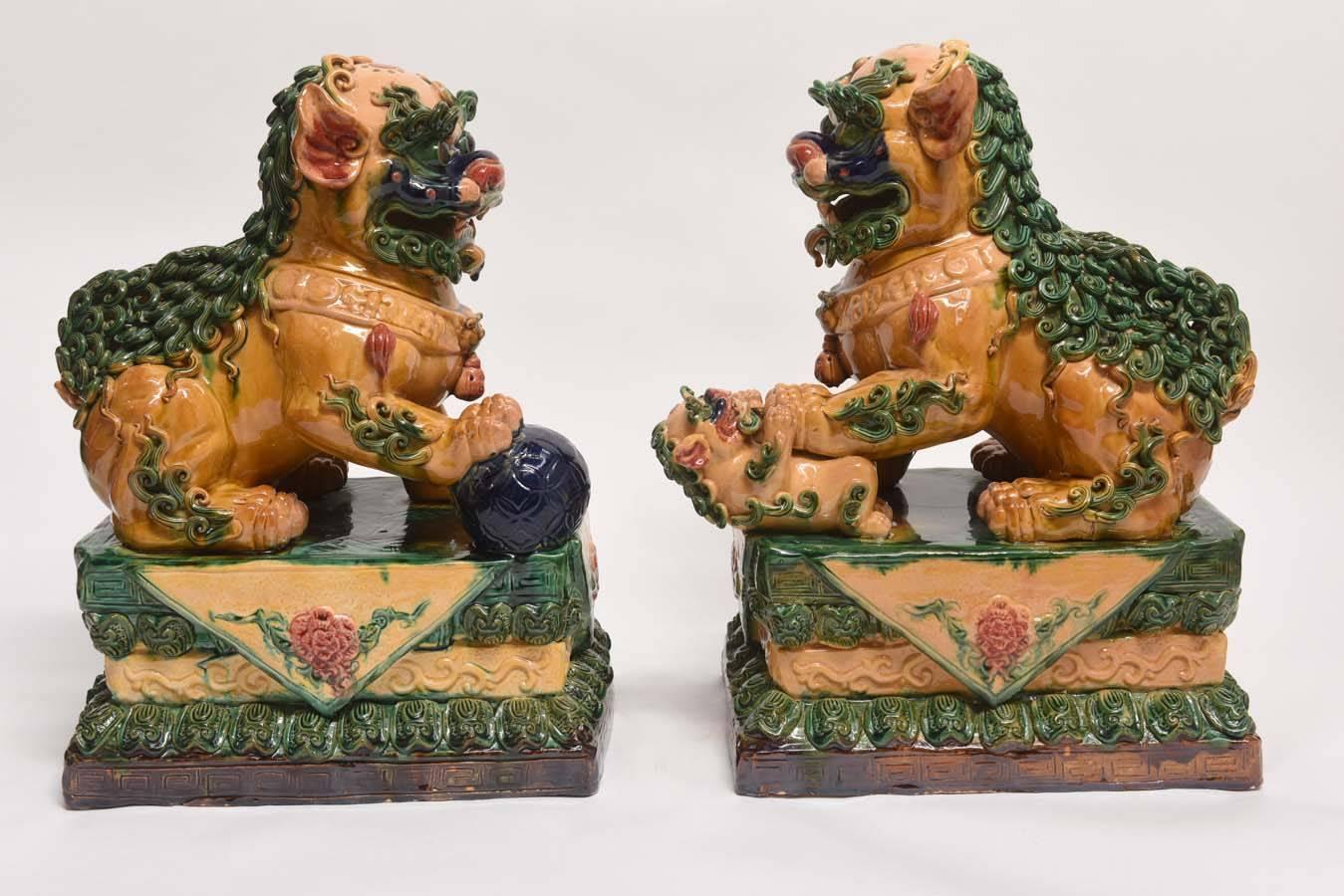 Vintage Pair of Large Foo Dogs For Sale at 1stdibs