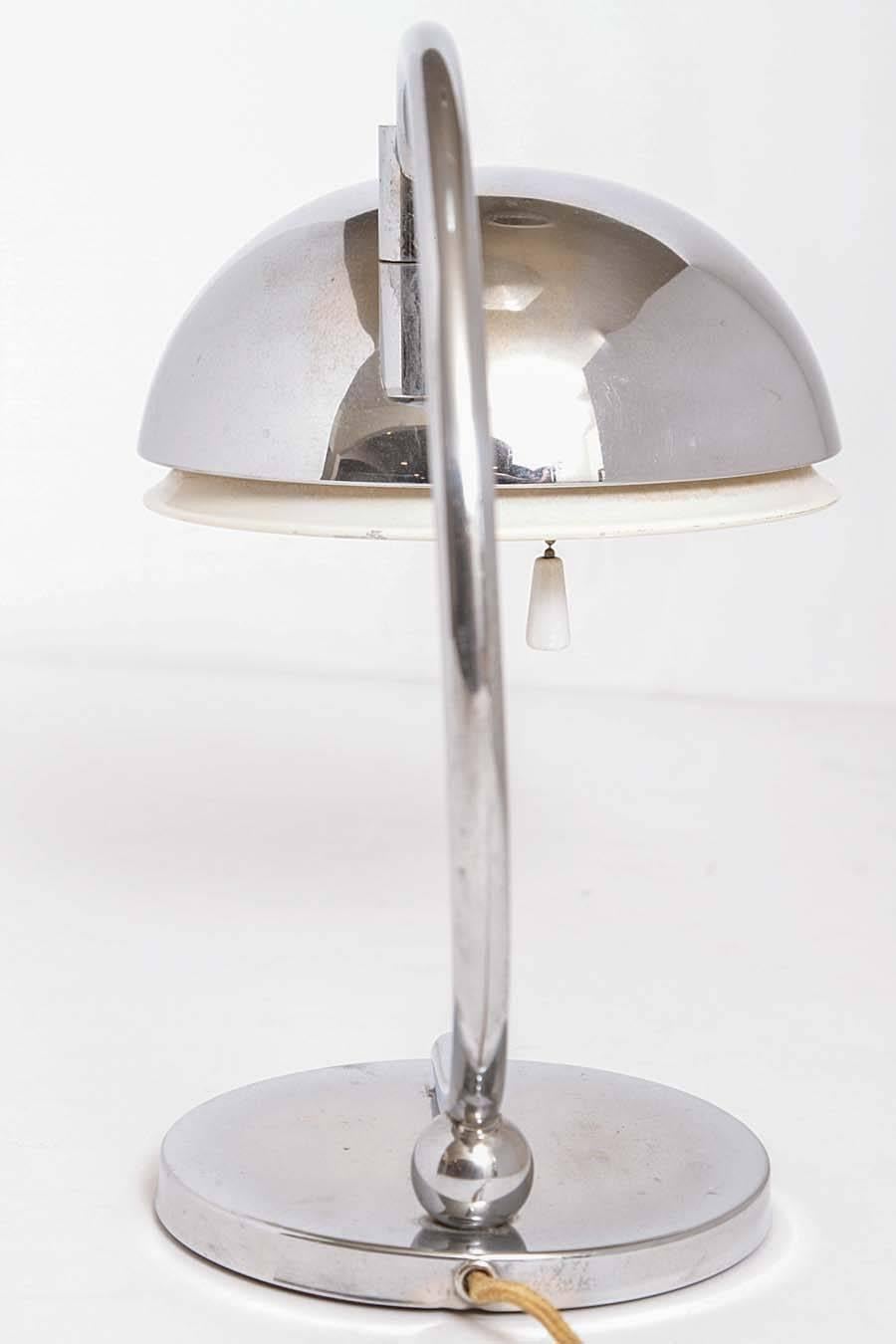 Mid-20th Century Streamline American Art Deco Machine Age Articulating Table Lamp For Sale
