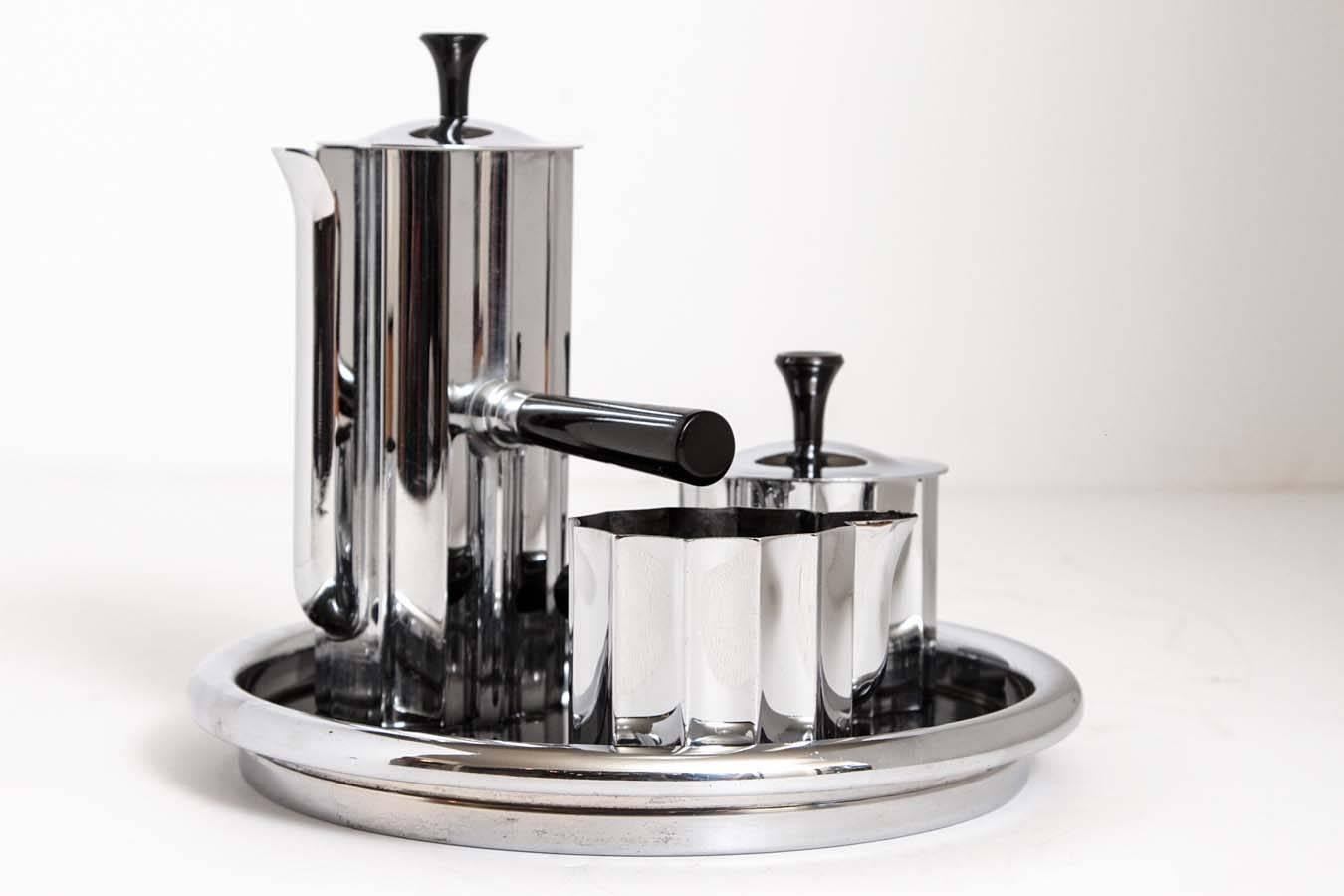 Walter Von Nessen Chase Art Deco Diplomat Coffee Set, Complete, Original Tray In Good Condition In Dallas, TX