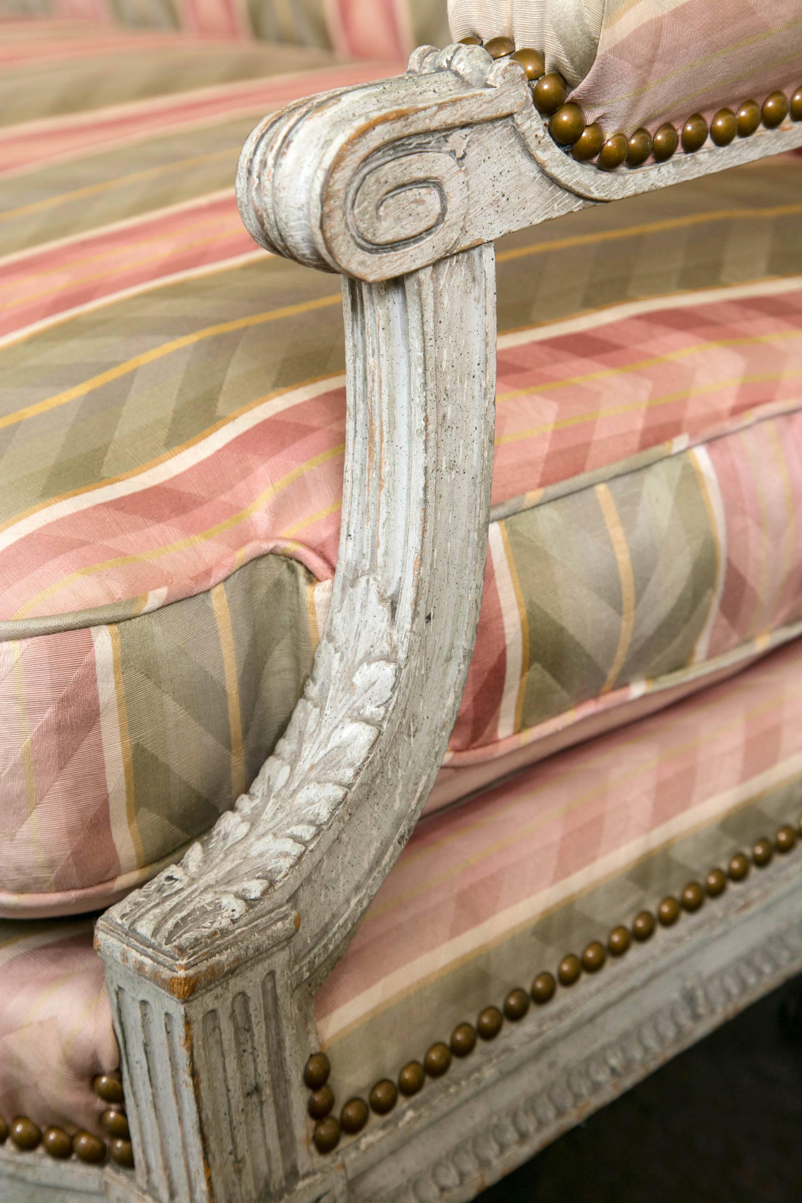 Paint Decorated Frame Louis XVI Style Settee attributed to Jansen Detailed Sofa In Good Condition In Stamford, CT
