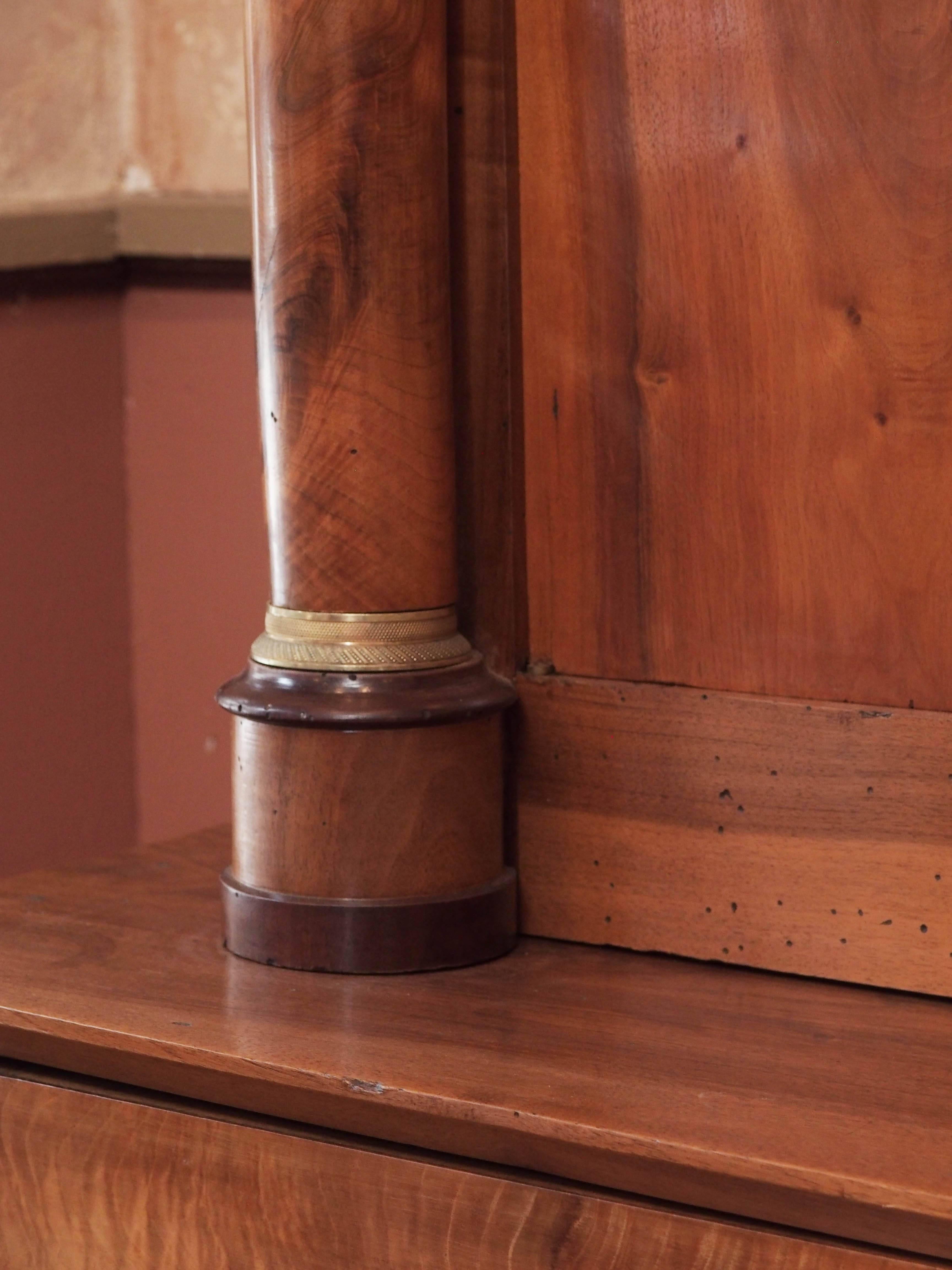 Early 19th Century French Walnut Buffet a Deux Corps 1