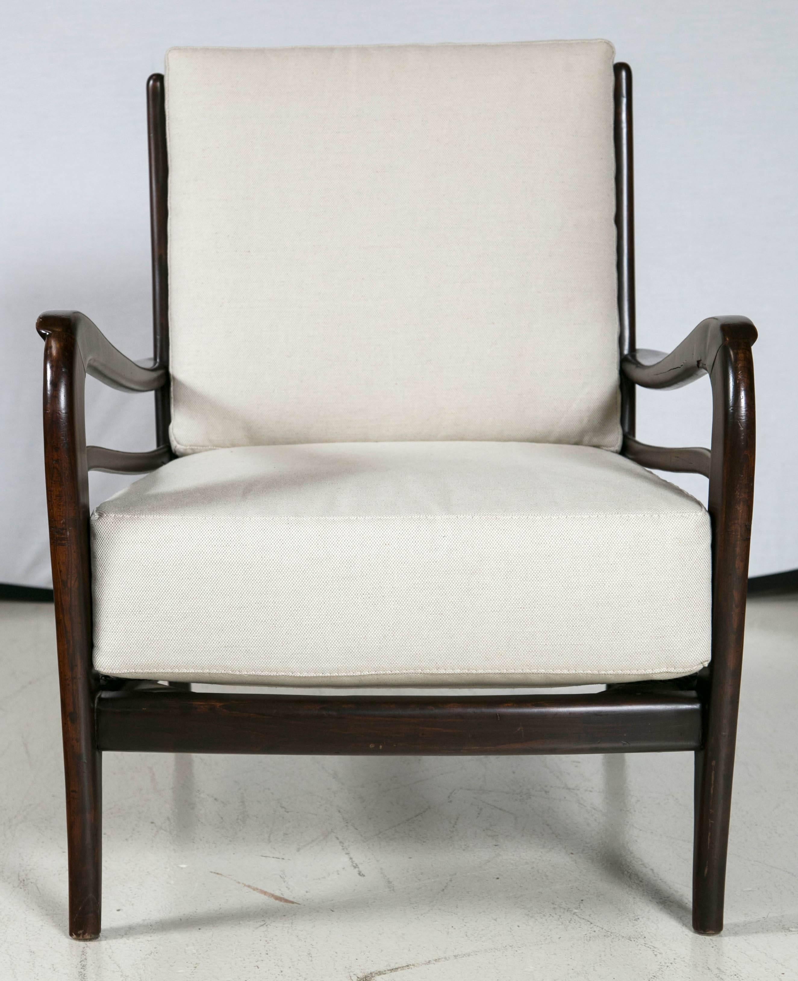 Italian Pair of Lounge Chairs Attributed to Paolo Buffa