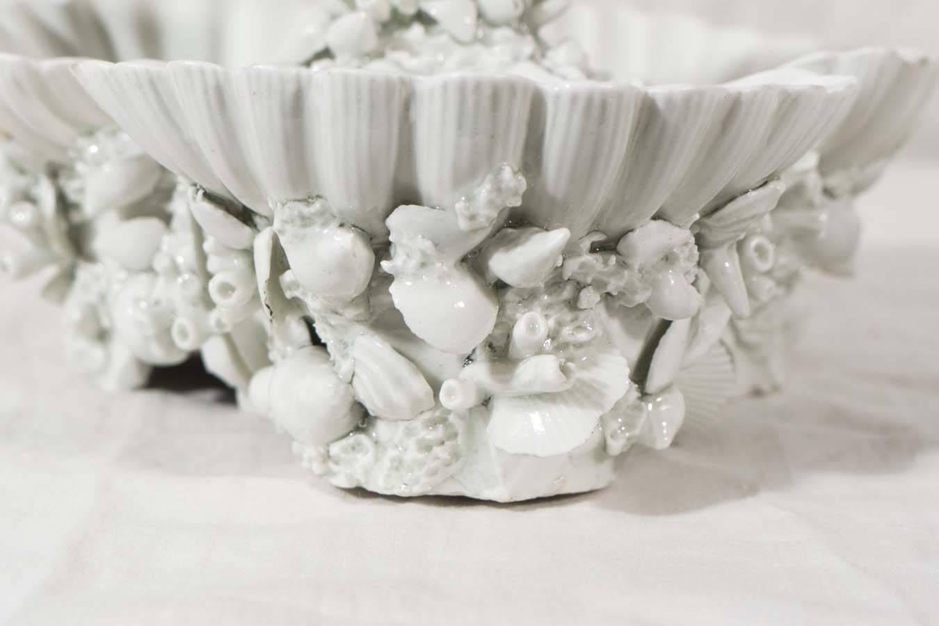 Neoclassical First Period Dr. Wall Worcester Porcelain Sweetmeat Dish with Three Shell Shapes