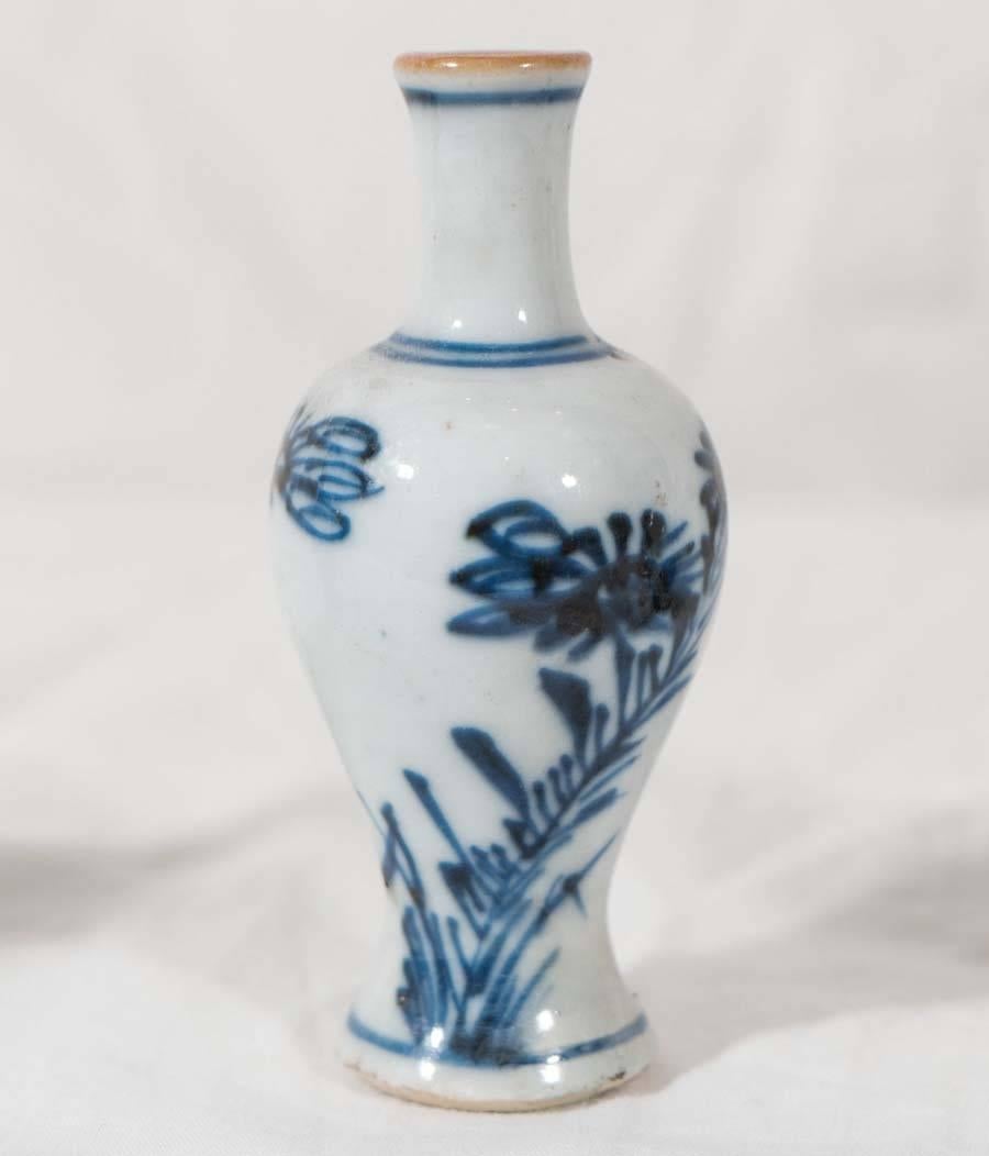 Chinese Blue and White Porcelain, Five-Piece Miniature Garniture In Excellent Condition In Katonah, NY