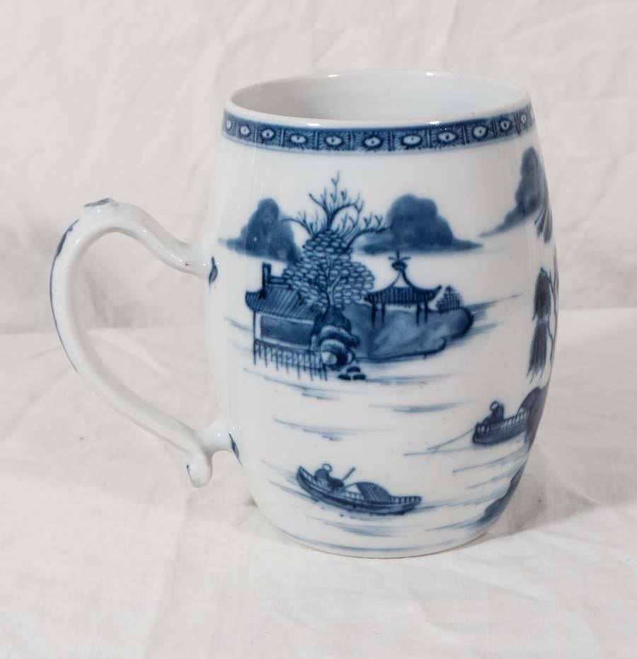 Late 18th Century Chinese Blue and White Porcelain Mug In Excellent Condition In Katonah, NY