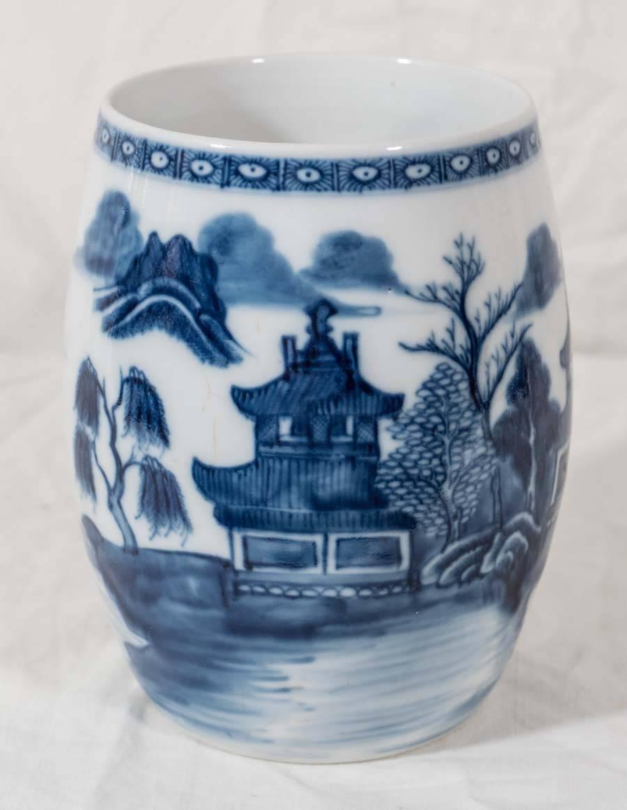 Late 18th Century Chinese Blue and White Porcelain Mug 1
