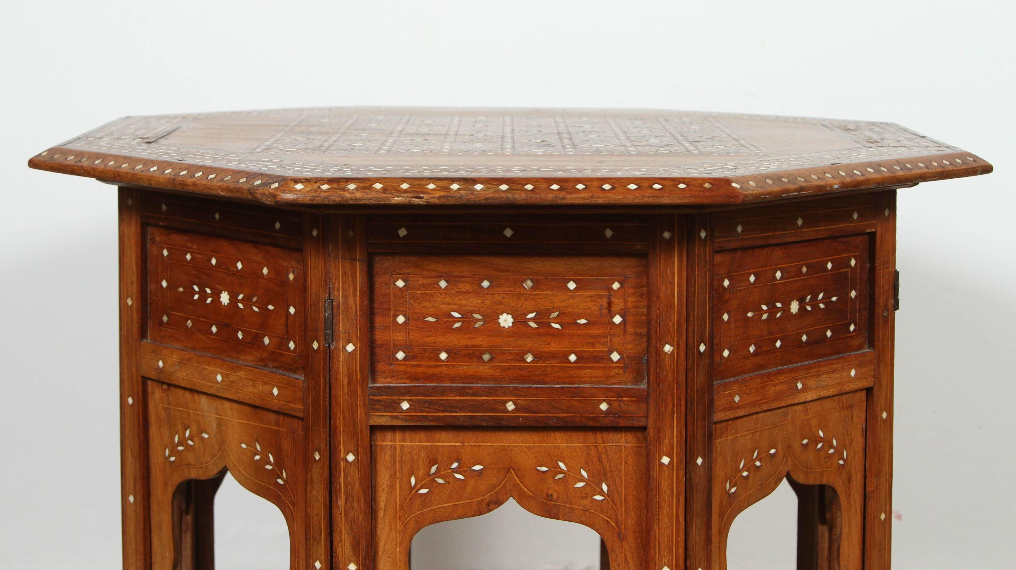 Anglo-Indian Octagonal Game Chest Table 1
