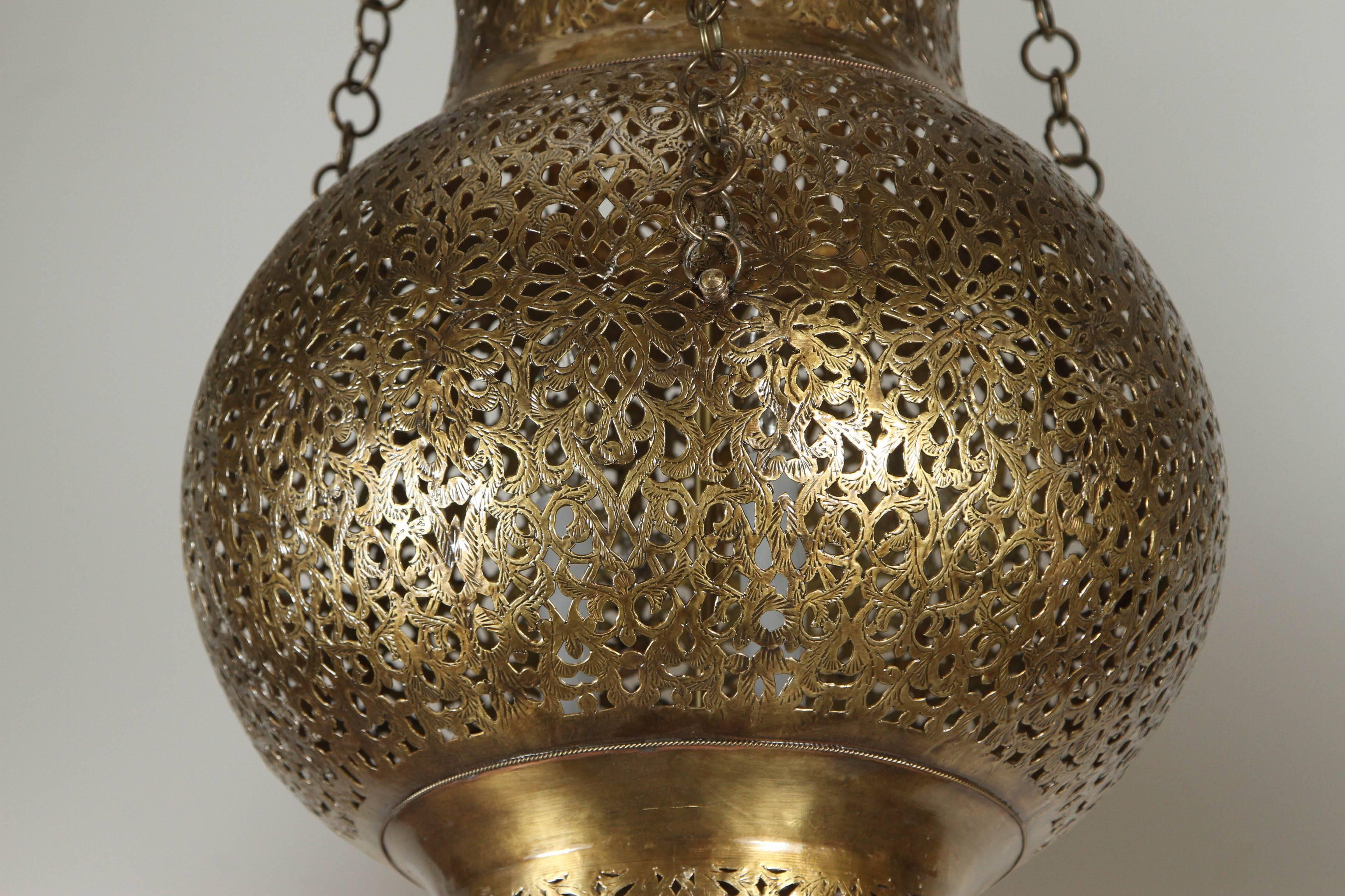 Moroccan Brass Polished Piereced Brass Moorish Style Chandelier In Good Condition In North Hollywood, CA