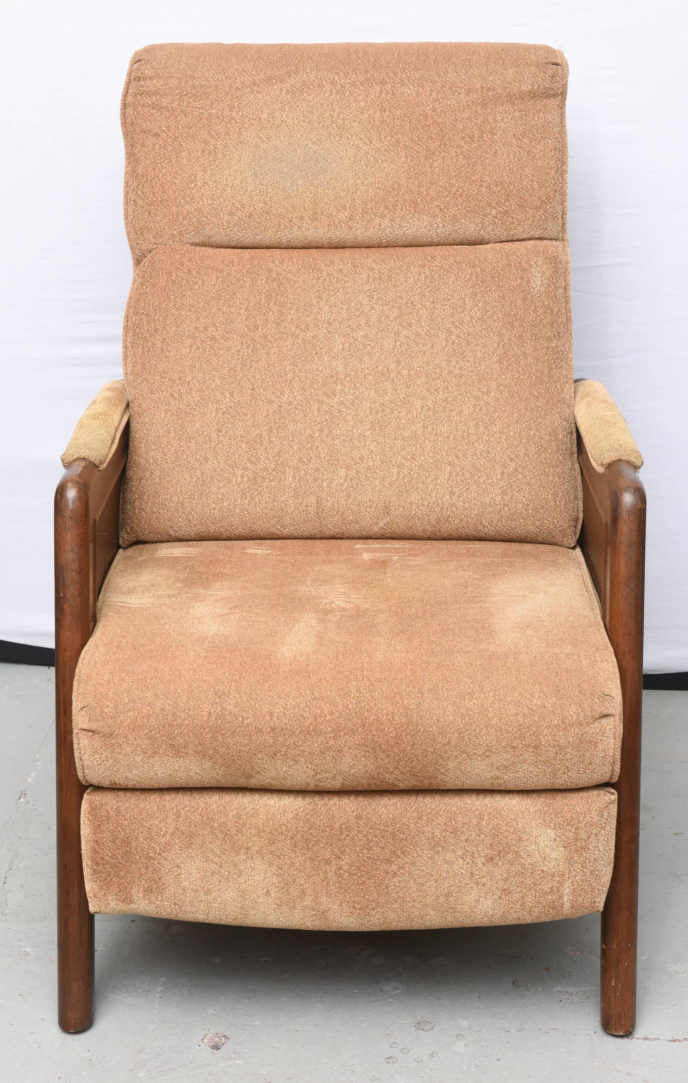Pair of Lane recliners with cane sides in walnut. All original. In good vintage shape and works well, 1972, USA.

We have 2 pairs of these chairs. Can sell both pairs at a discounted price.